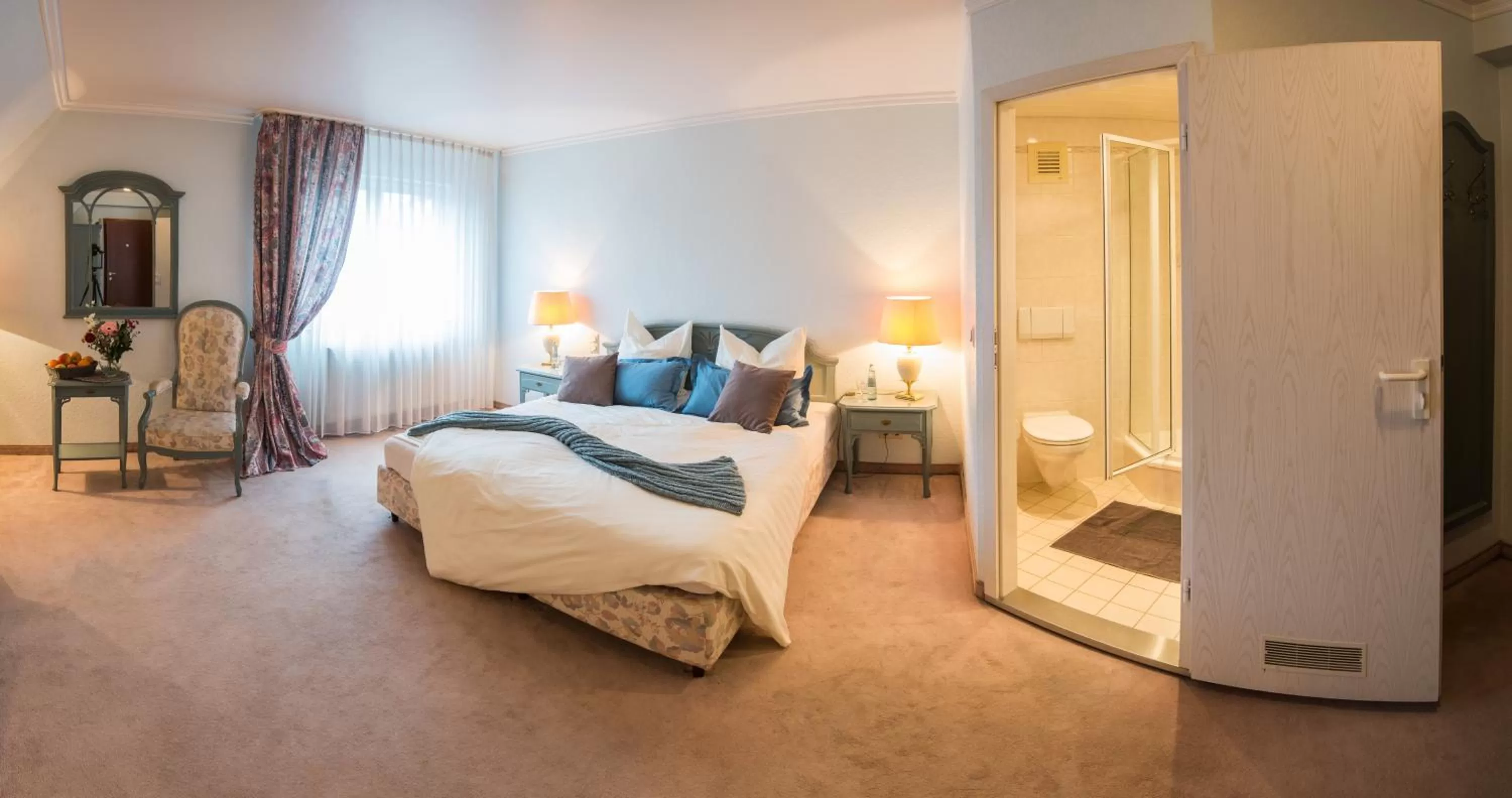 Photo of the whole room, Bed in Hotel & Restaurant Zum Vater Rhein