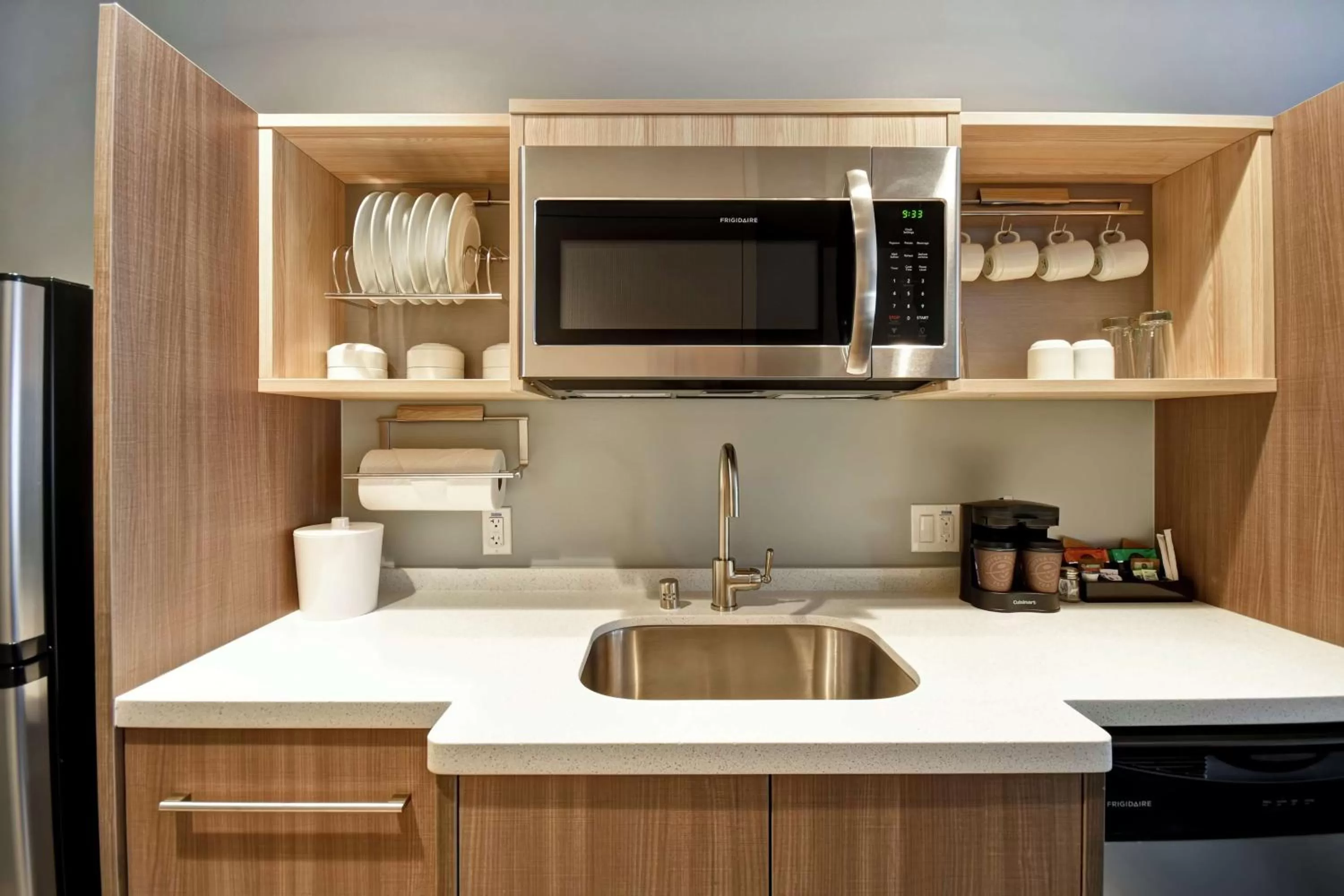 Kitchen or kitchenette in Home2 Suites By Hilton San Francisco Airport North