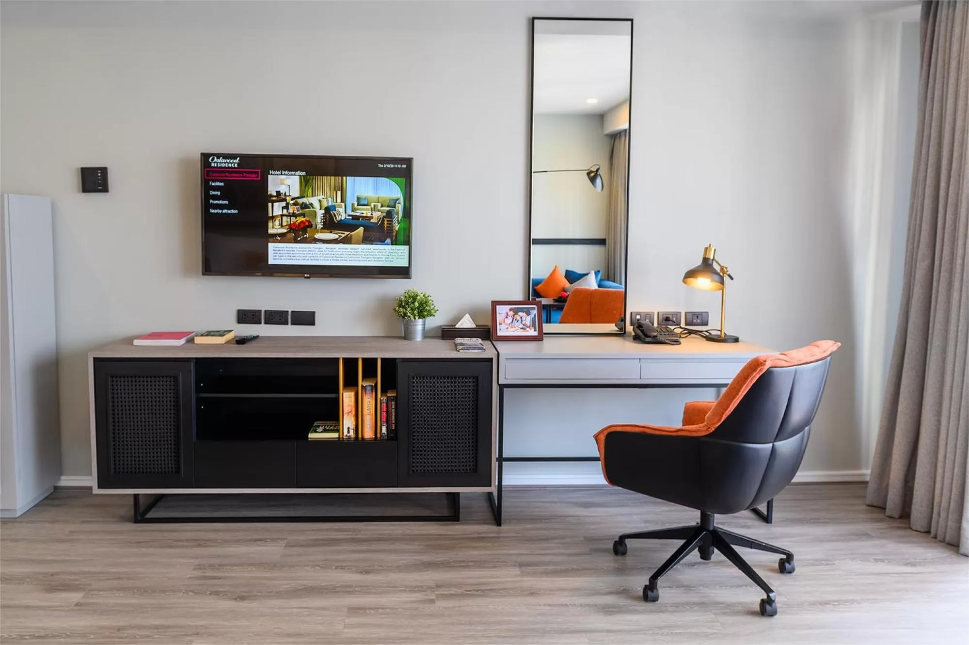 Living room in Oakwood Residence Sukhumvit Thonglor Bangkok