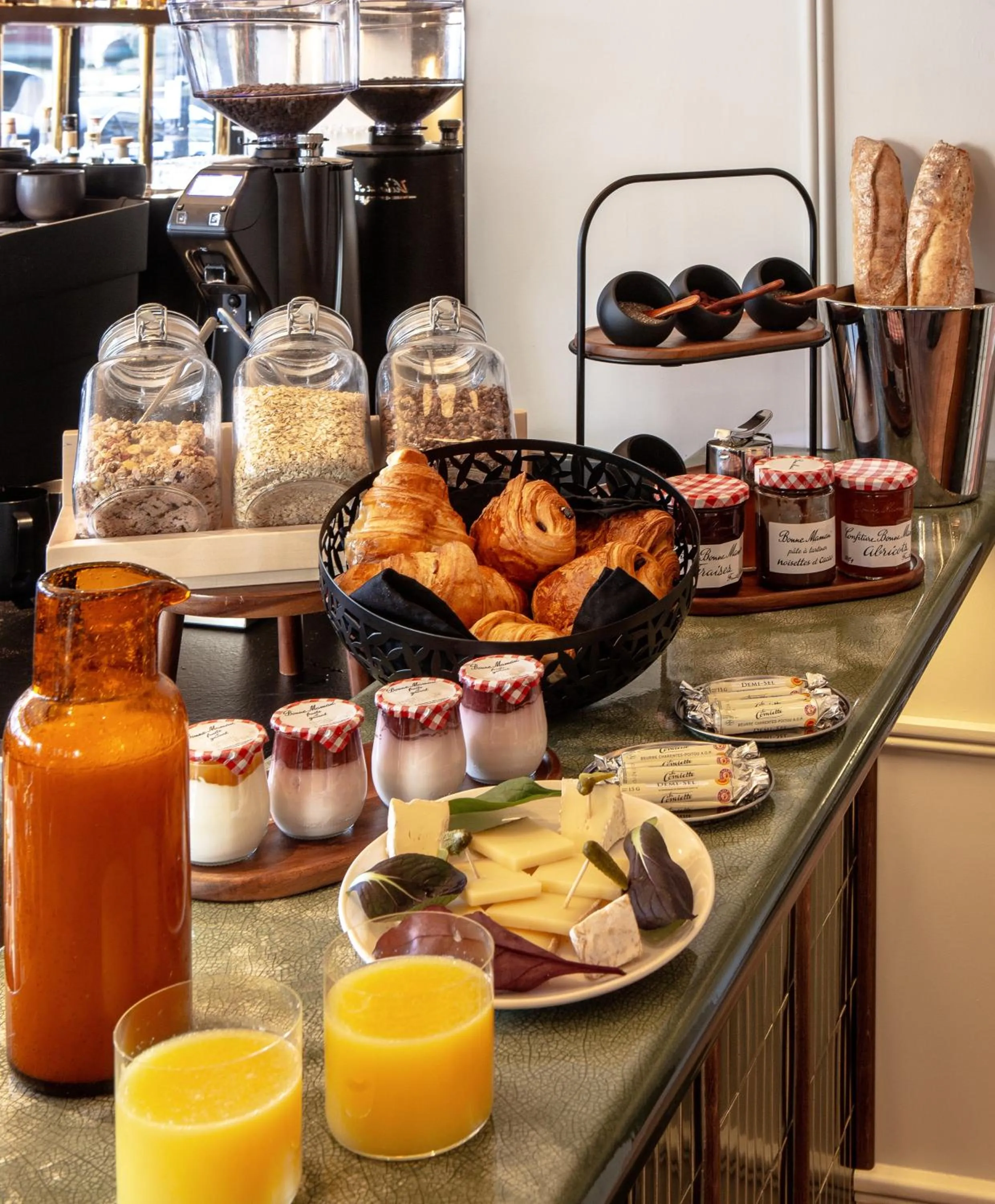 Breakfast in Hotel Flanelles Paris