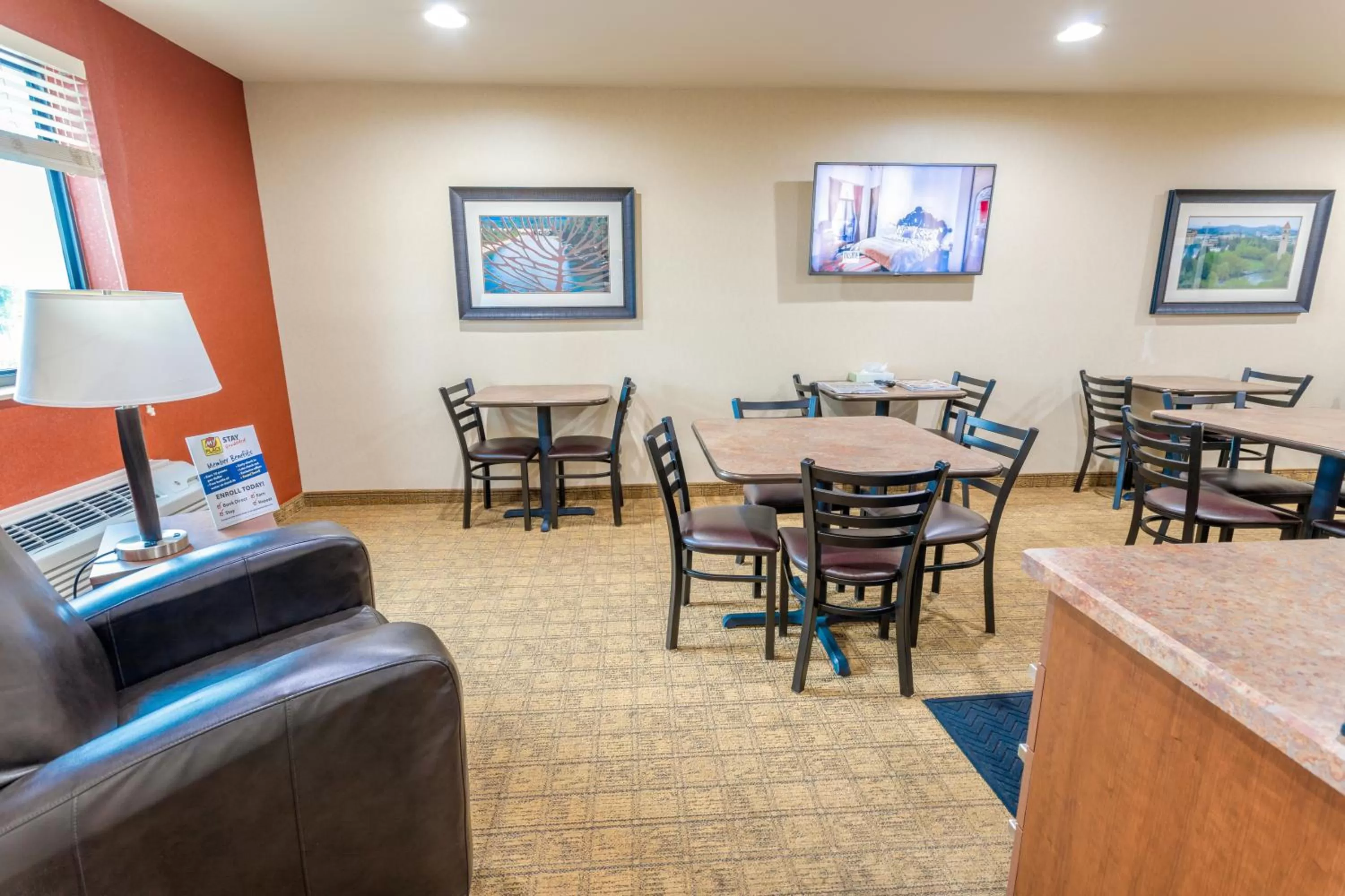 Communal lounge/ TV room, Restaurant/Places to Eat in My Place Hotel-Spokane Valley, WA