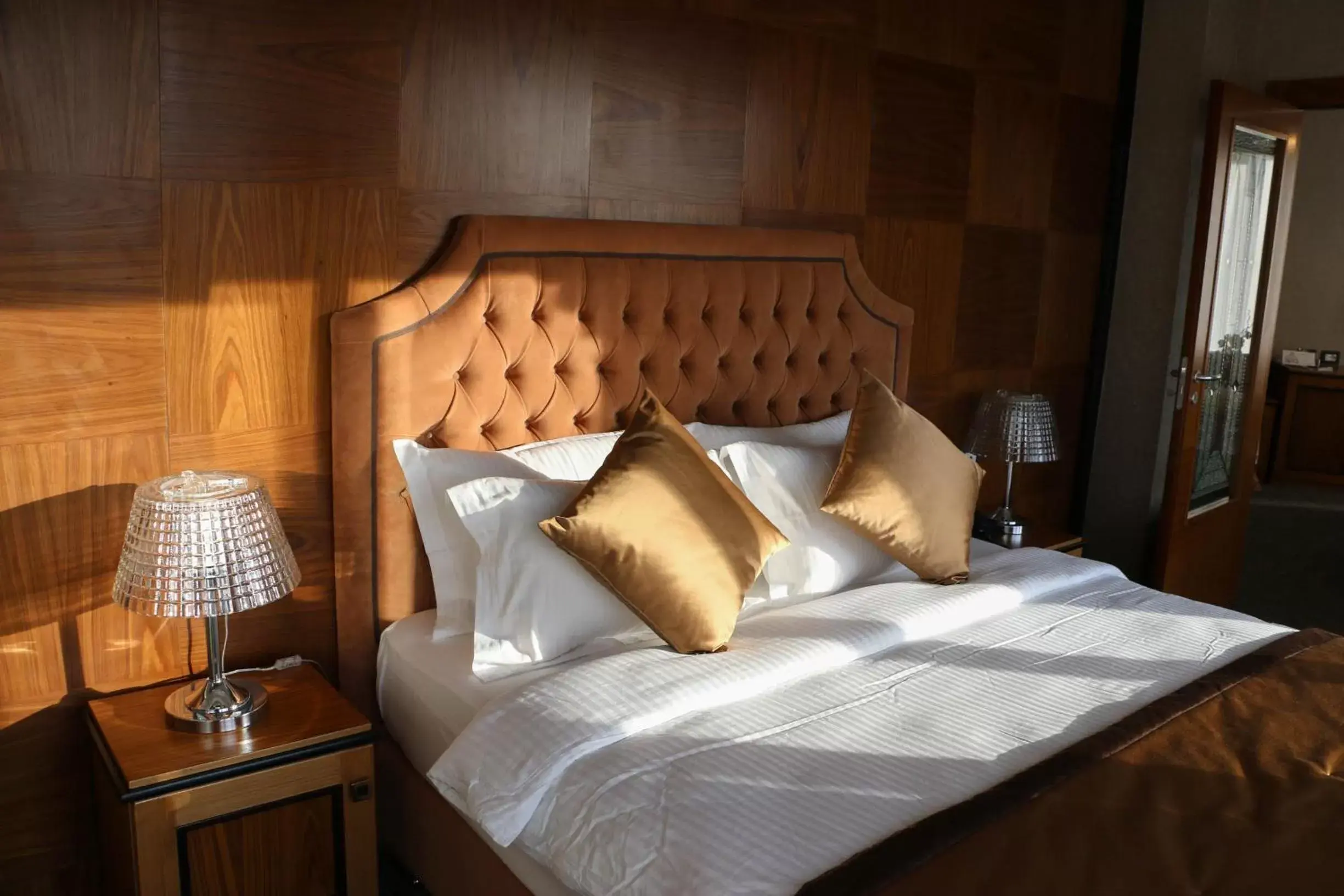 Deluxe Double Room in Hotel Colosseo Tirana Deluxe Double Room in Hotel Colosseo Tirana