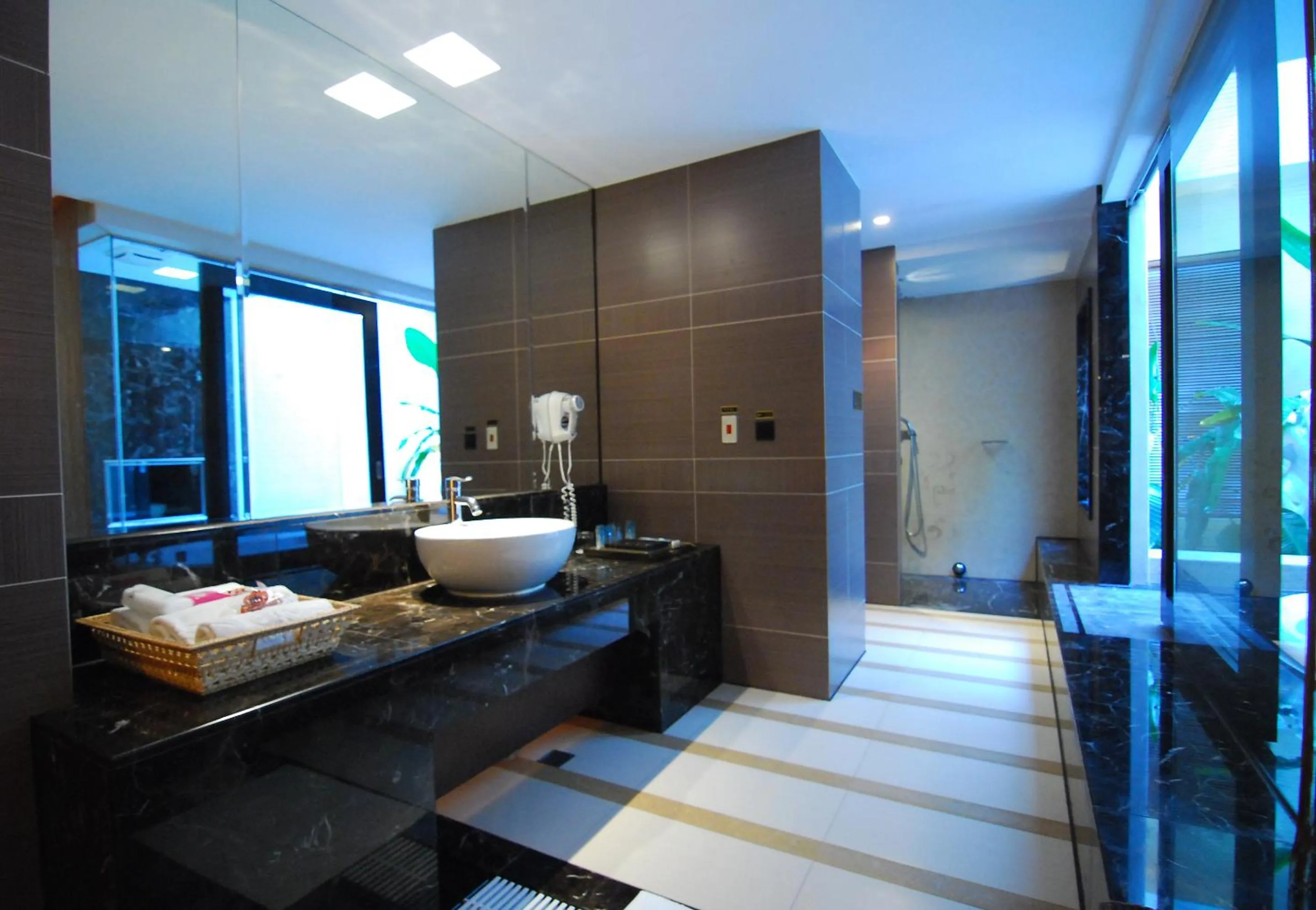 Bathroom in Yes Motel