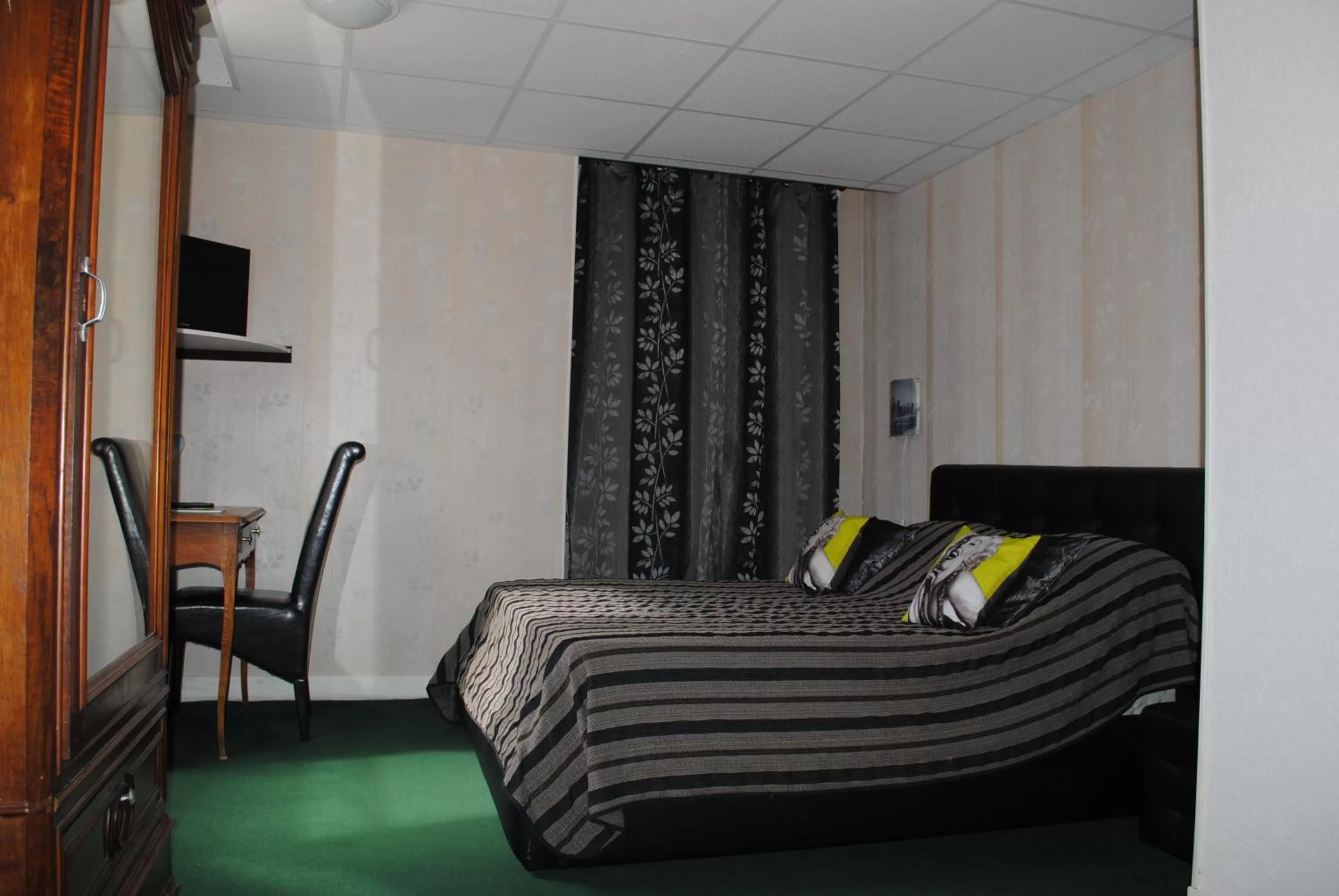 Bed in Taverne de la paix