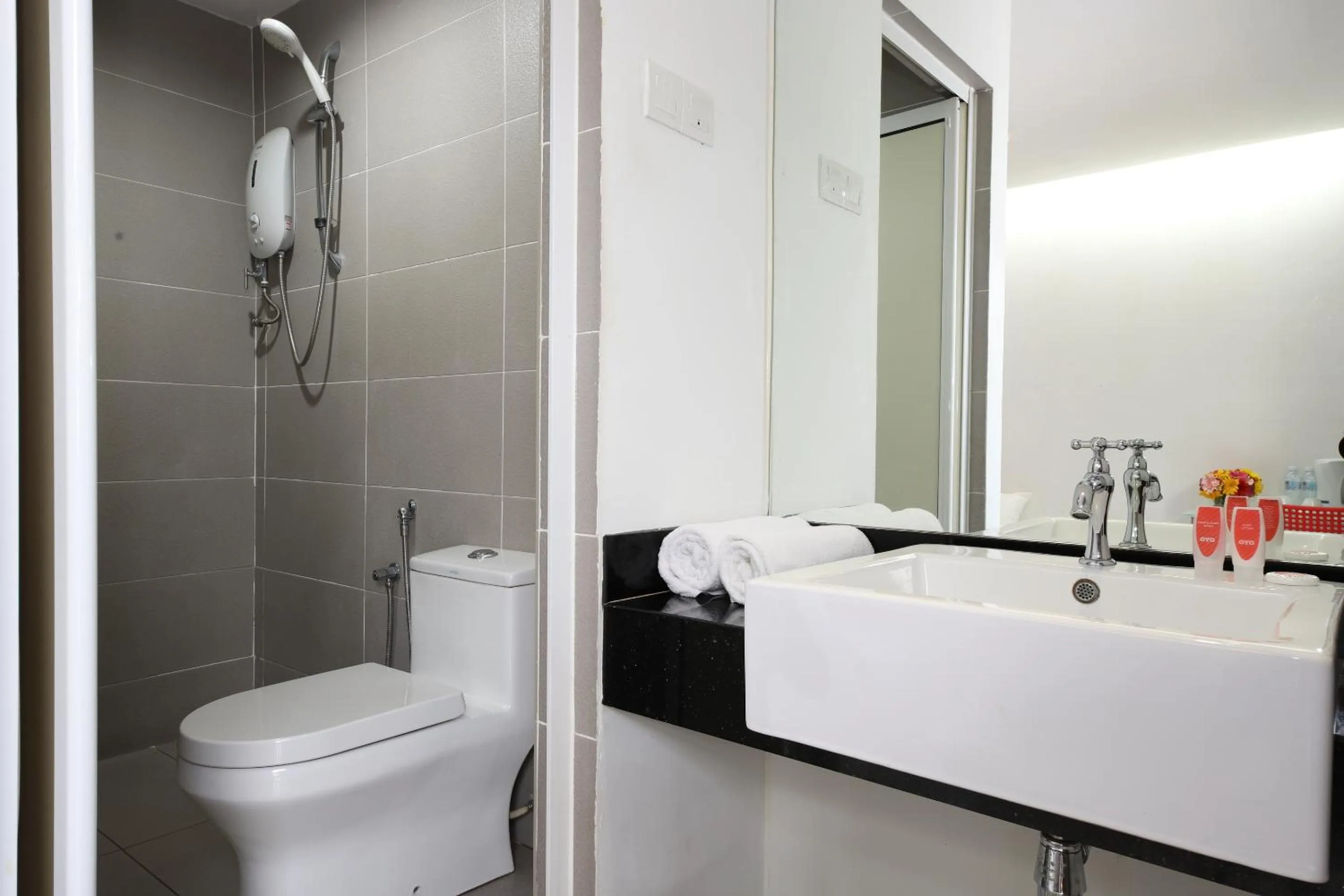 Toilet in V Garden Hotel