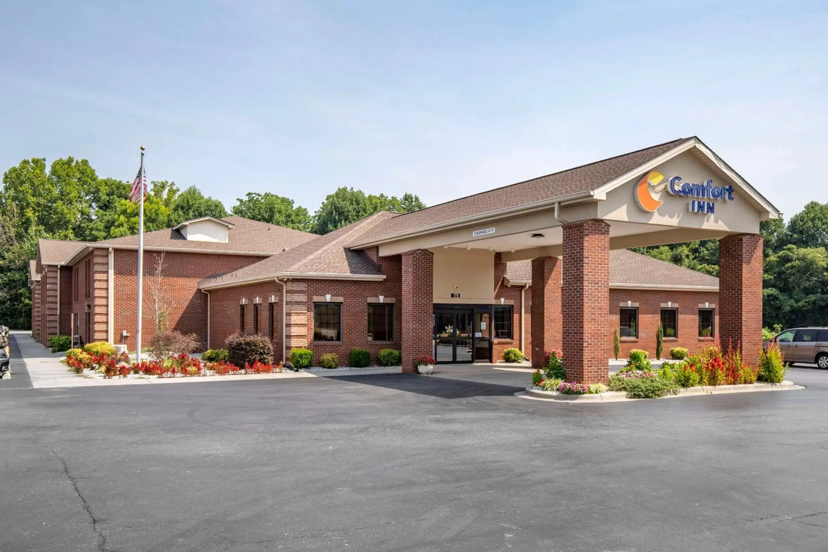 Comfort Inn near Downtown & Blue Ridge PKWY Comfort Inn near Downtown & Blue Ridge PKWY