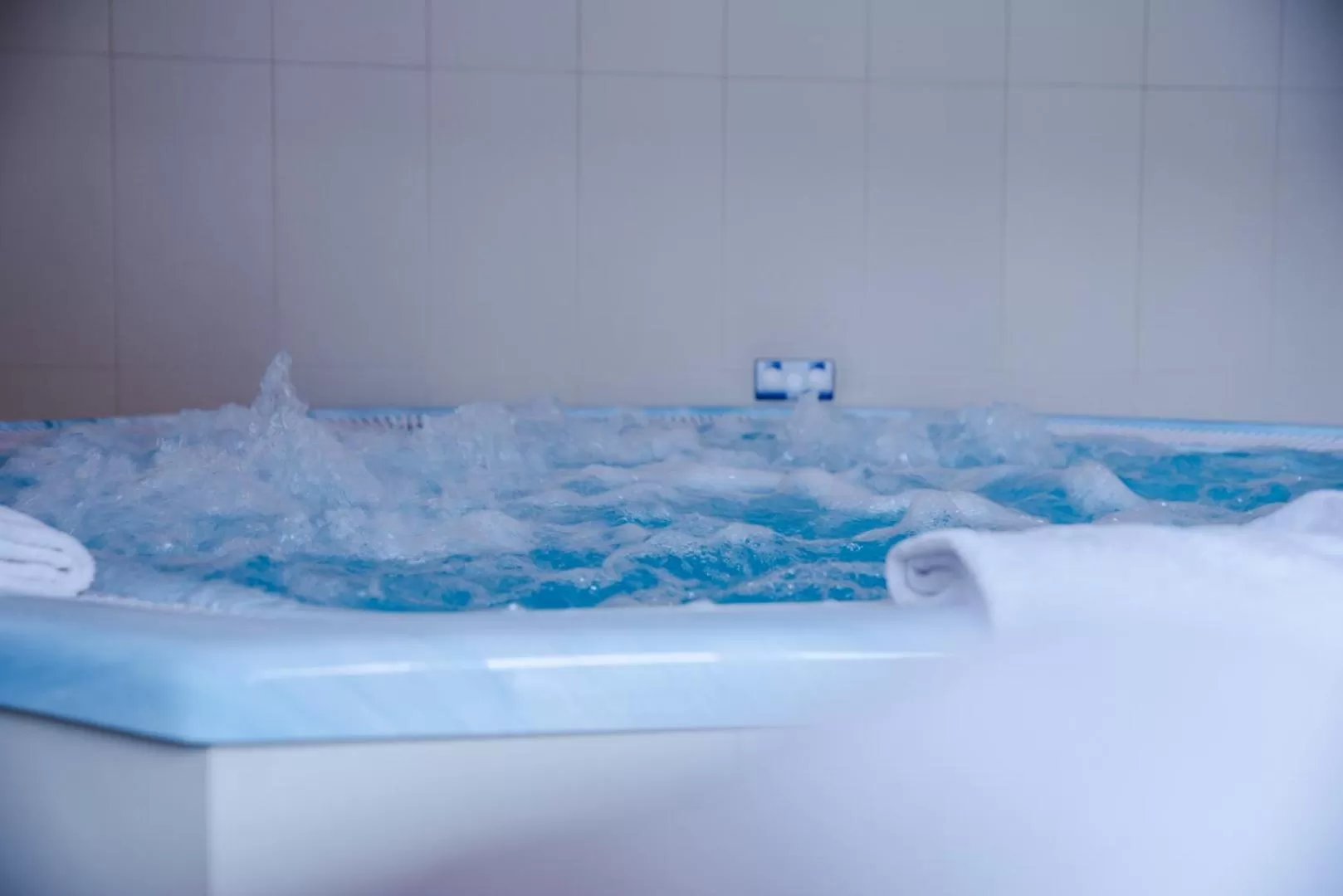 Hot Tub in Mercure Dinan Port Le Jerzual