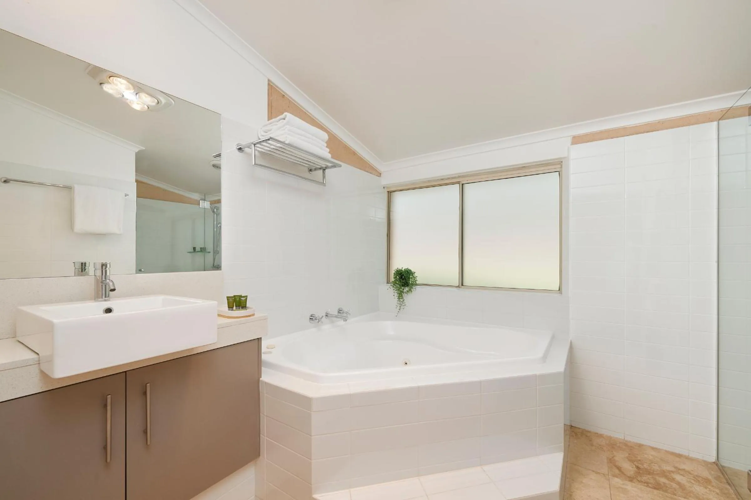 Bathroom in Eight Willows Retreat
