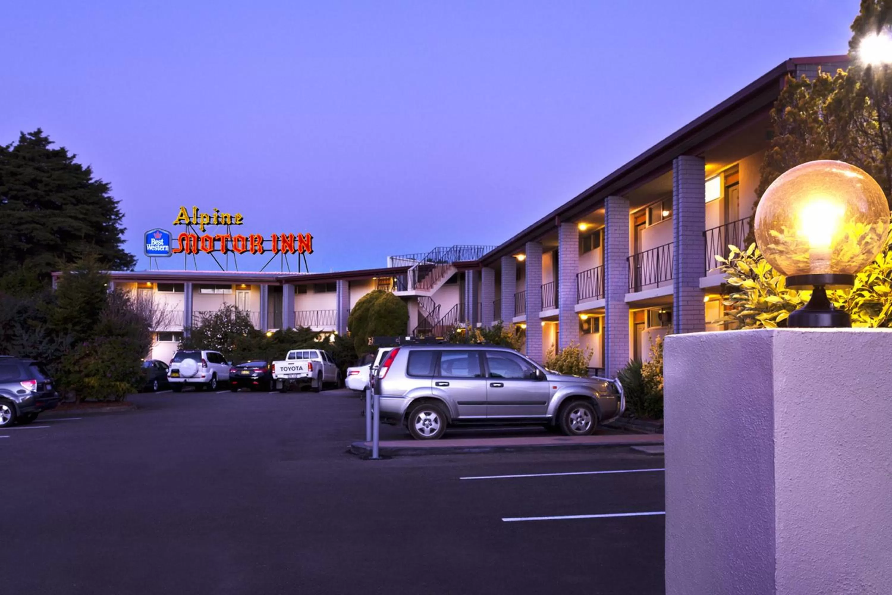 Property building in Alpine Motor Inn