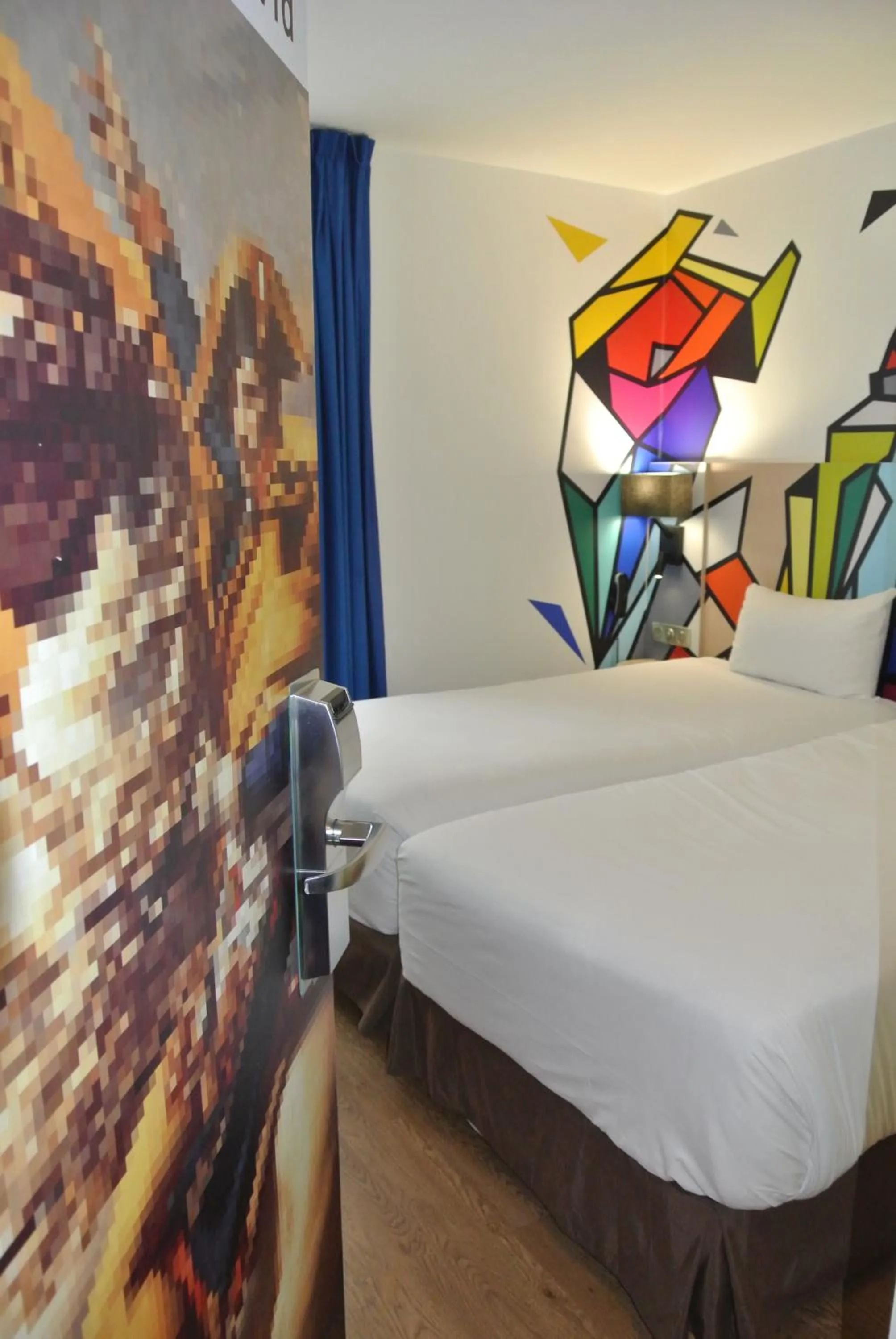 Photo of the whole room, Bed in ibis Styles Paris Maine Montparnasse