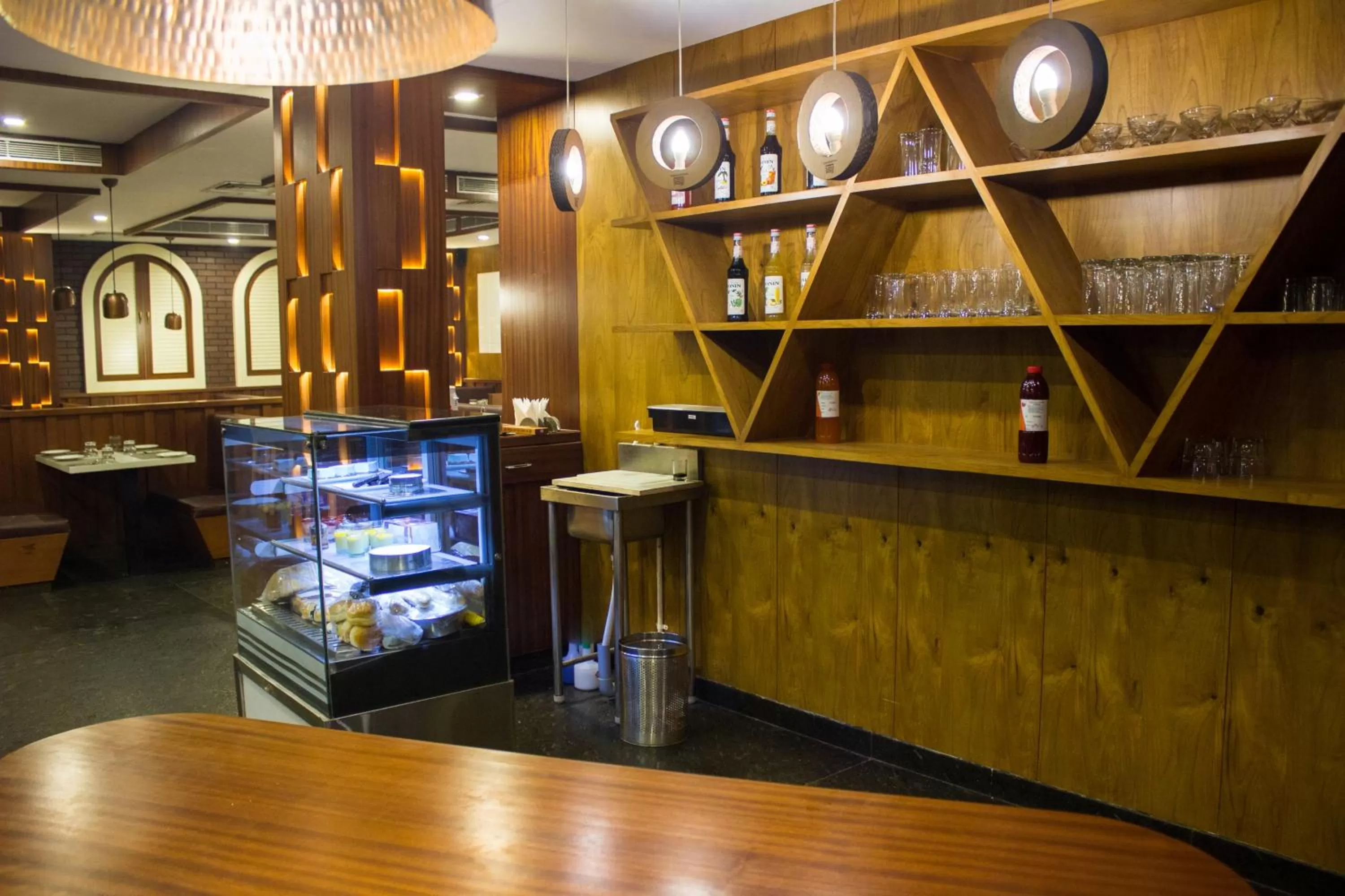 Restaurant/places to eat, Lounge/Bar in Ambaari hotel