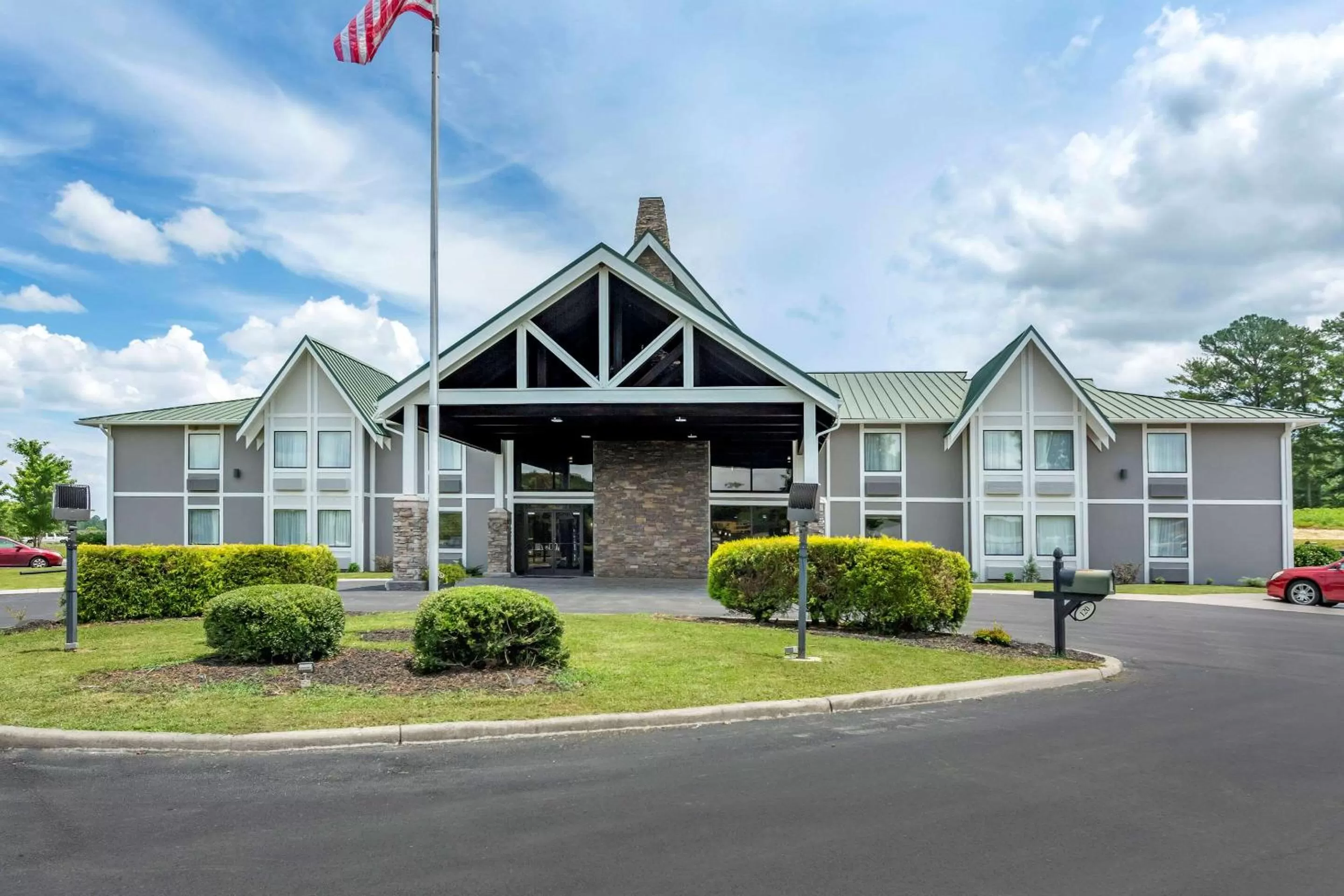 Property building in Quality Inn Ocoee - Cleveland East