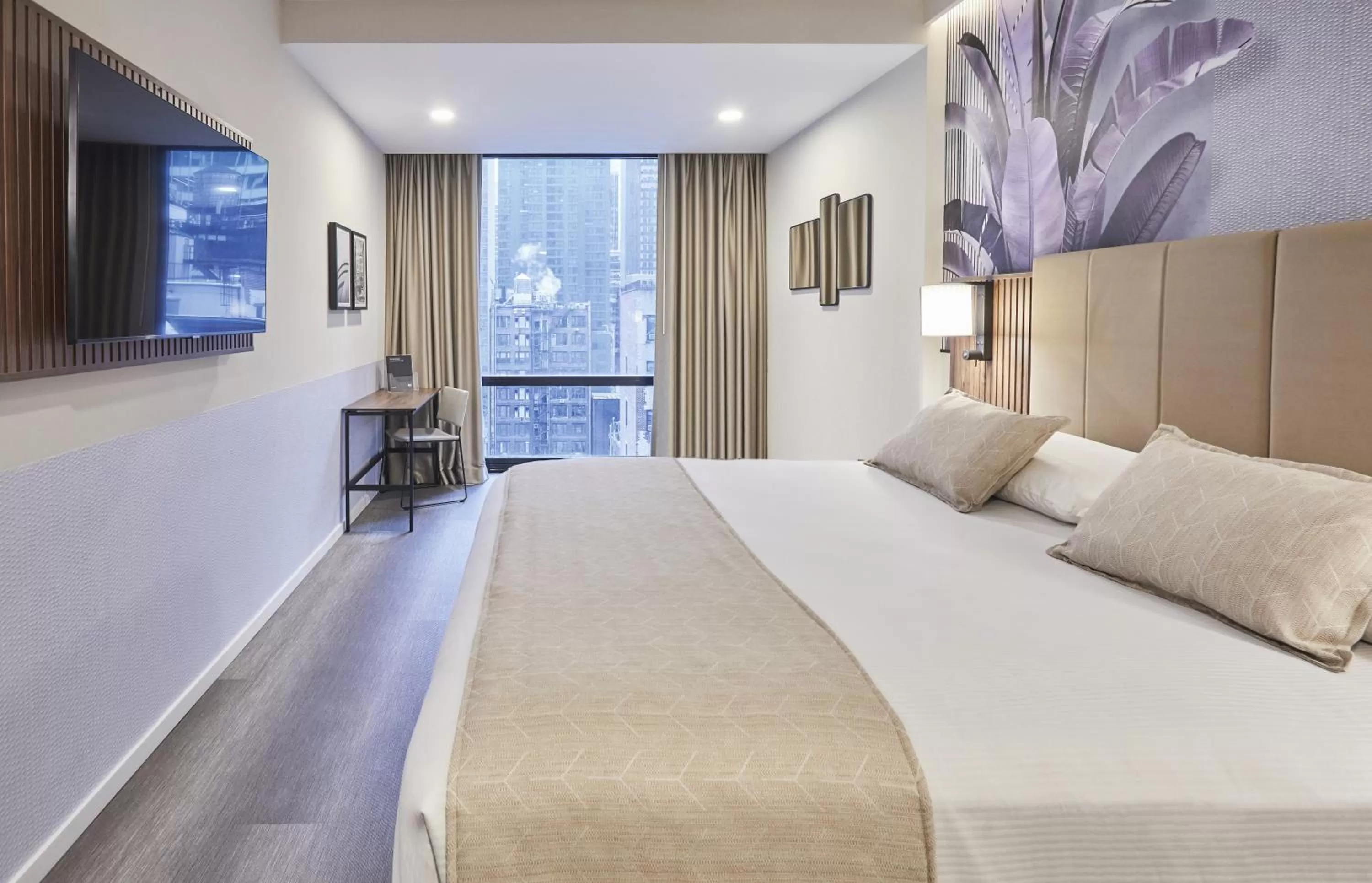 Bedroom, Bed in Riu Plaza Manhattan Times Square