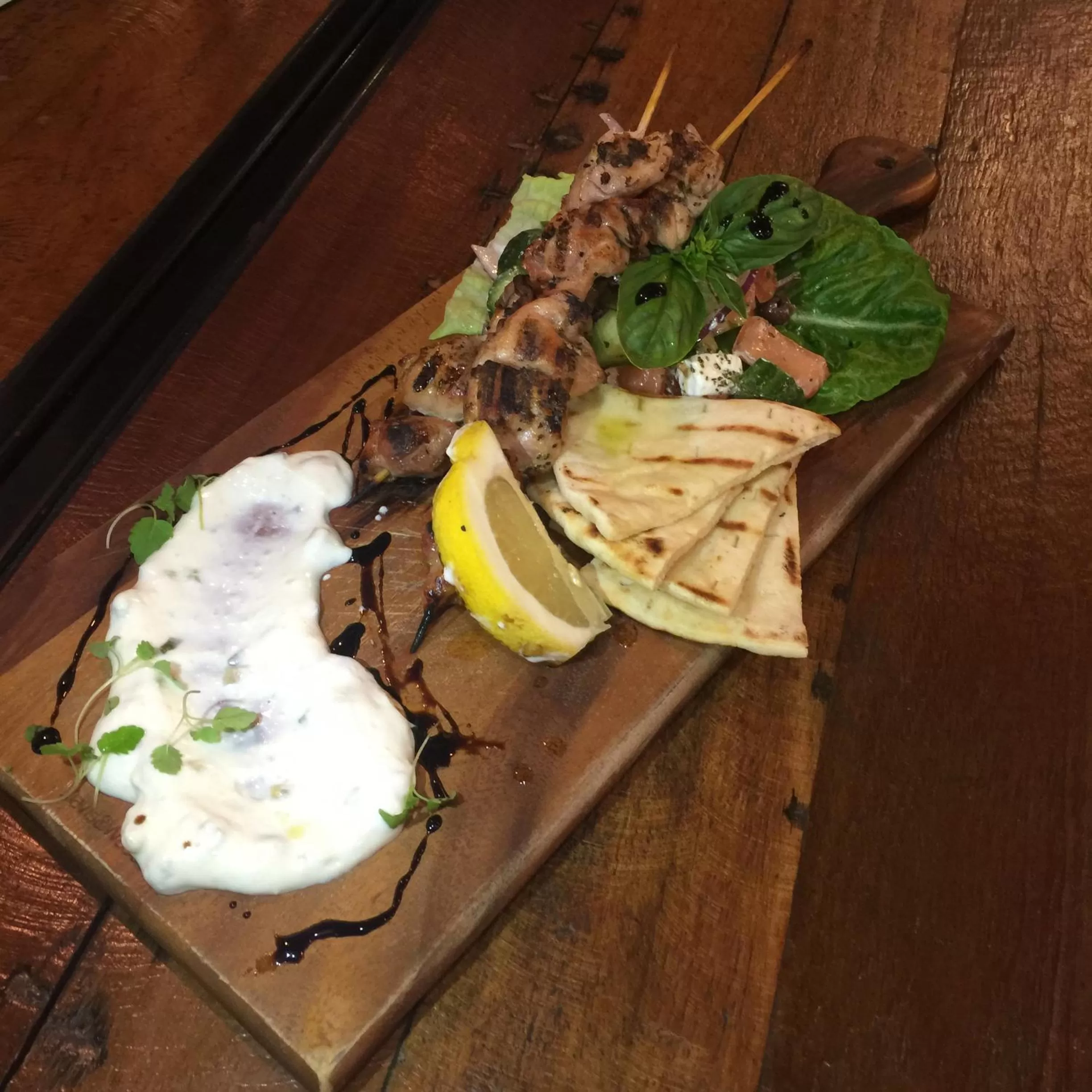 Food and drinks in Royal Albert Hotel