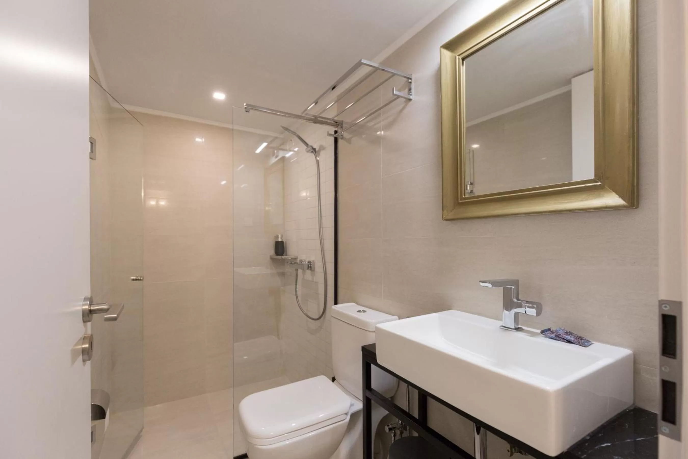 Troon of Athens Apartments