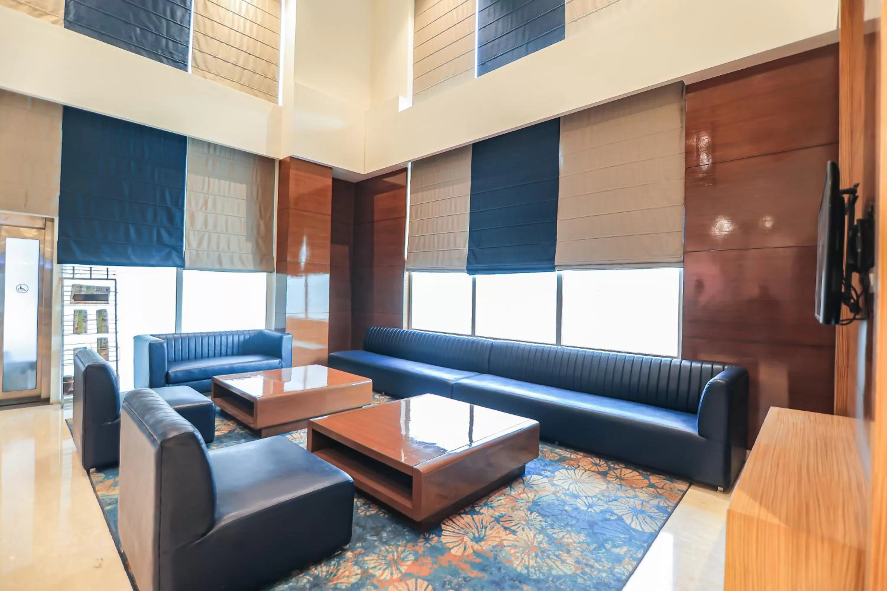 Seating area in Four Points by Sheraton Vadodara