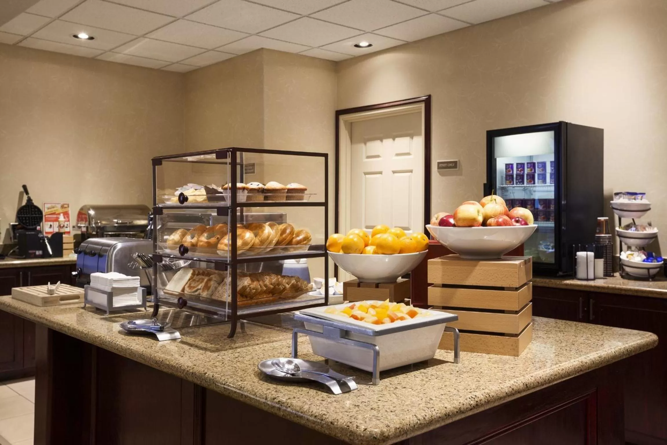 Restaurant/places to eat in Country Inn & Suites by Radisson, College Station, TX