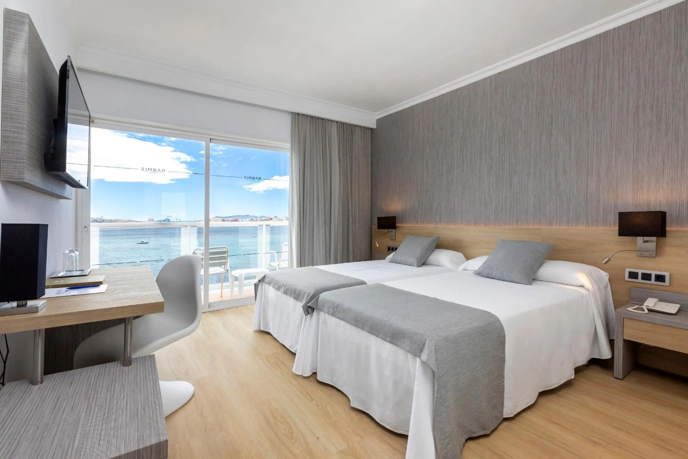 Photo of the whole room, Bed in Hotel Simbad Ibiza