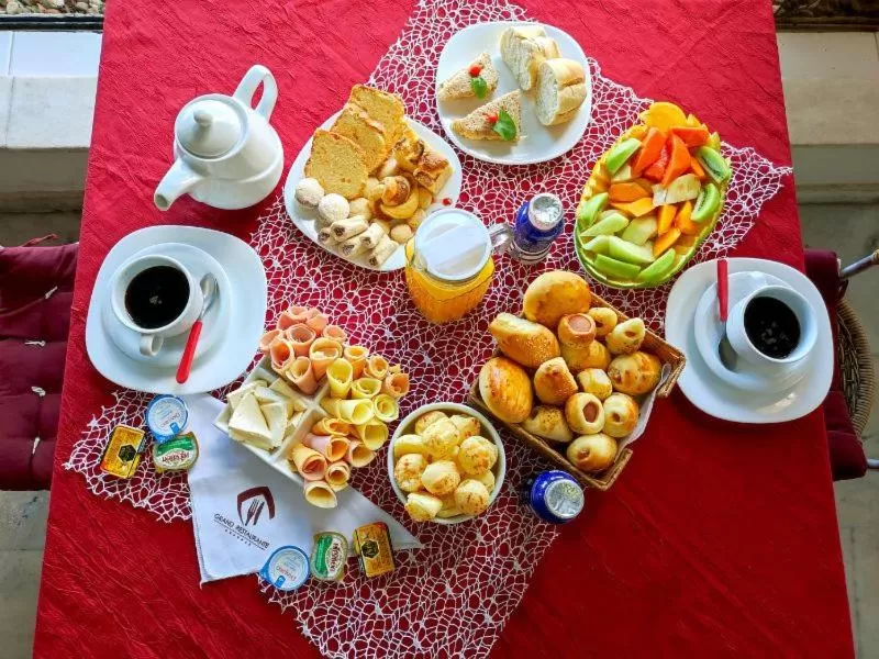 Breakfast in Grand Hotel Guarujá - A sua Melhor Experiência na Praia!