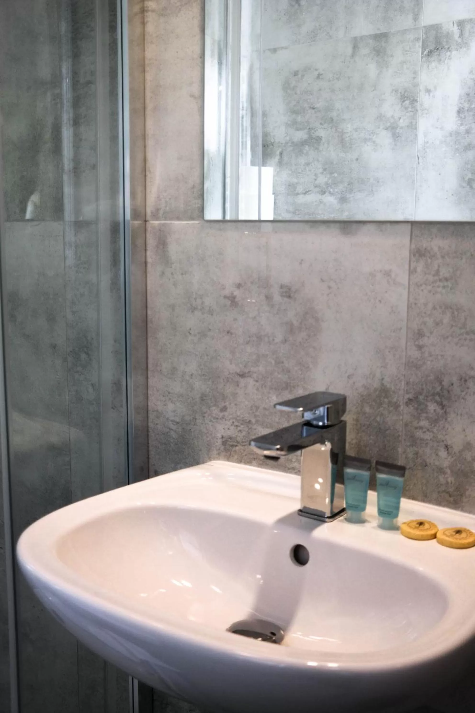 Bathroom in Hotel George