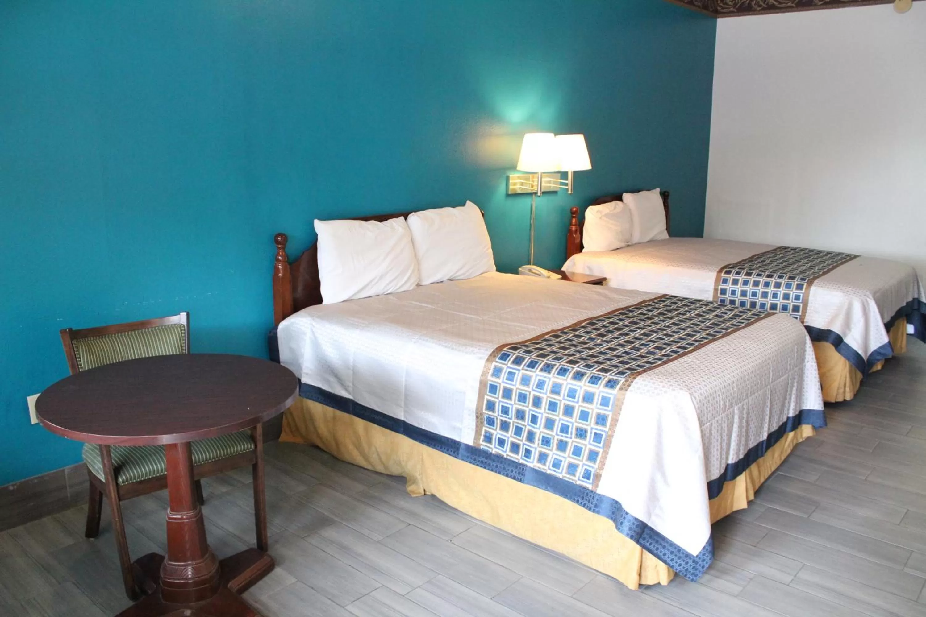 Bedroom, Bed in Texas Inn Downtown McAllen