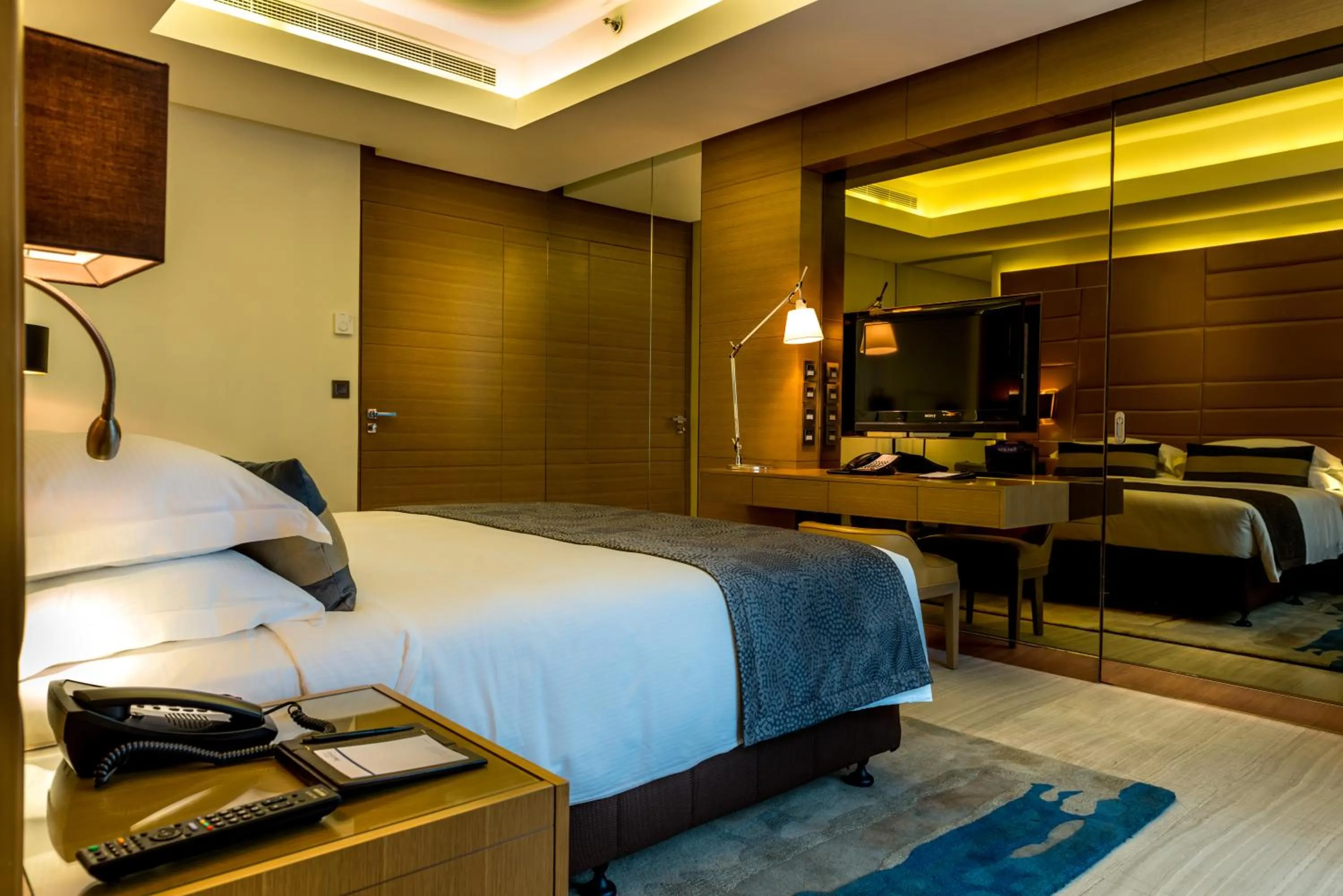 TV and multimedia, Bed in Towers Rotana - Dubai