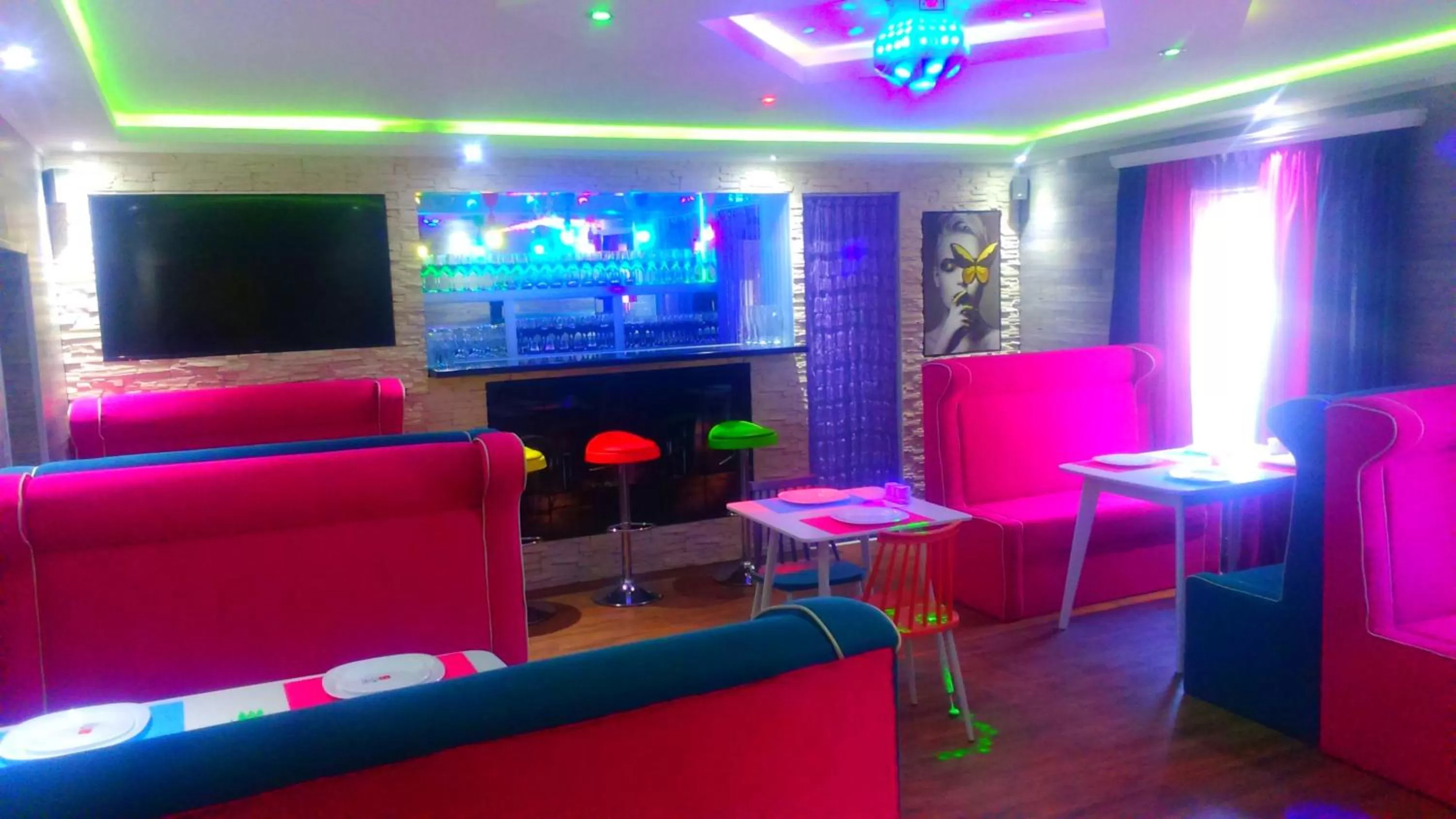 Lounge/Bar in Hotel Lilo near Airport