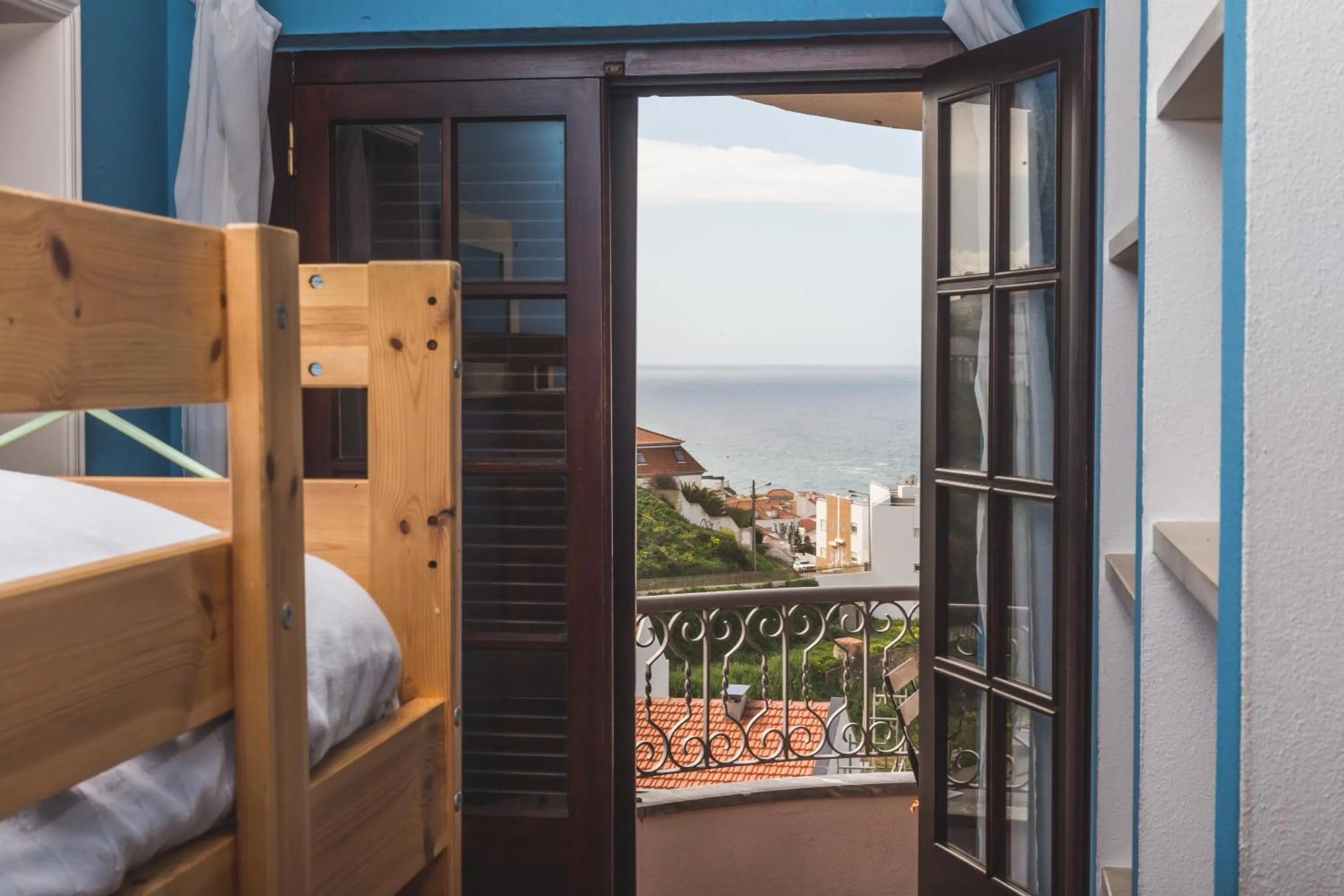 Sea view, Bed in Ericeira Chill Hill Hostel & Private Rooms - Peach Garden