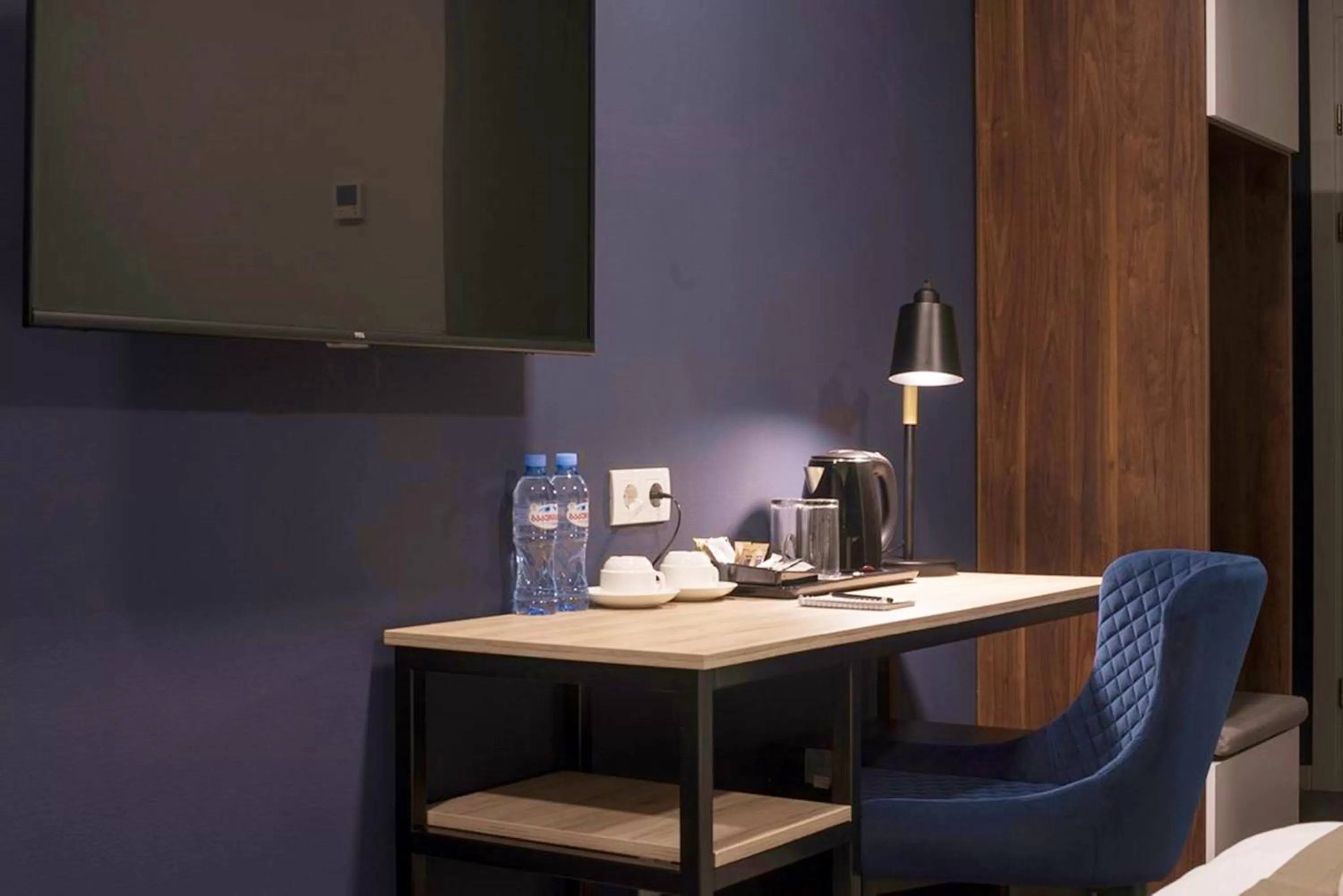 TV and multimedia, TV/Entertainment Center in Bricks Hotel