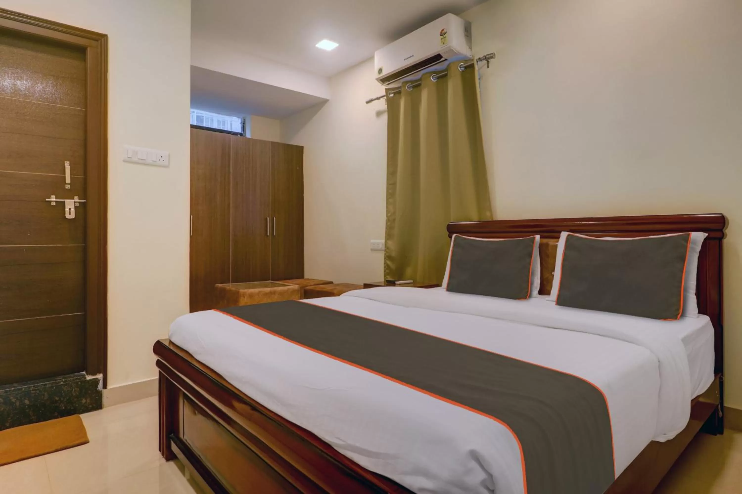 Bedroom, Bed in Super OYO Collection O Halcyon Madhapur