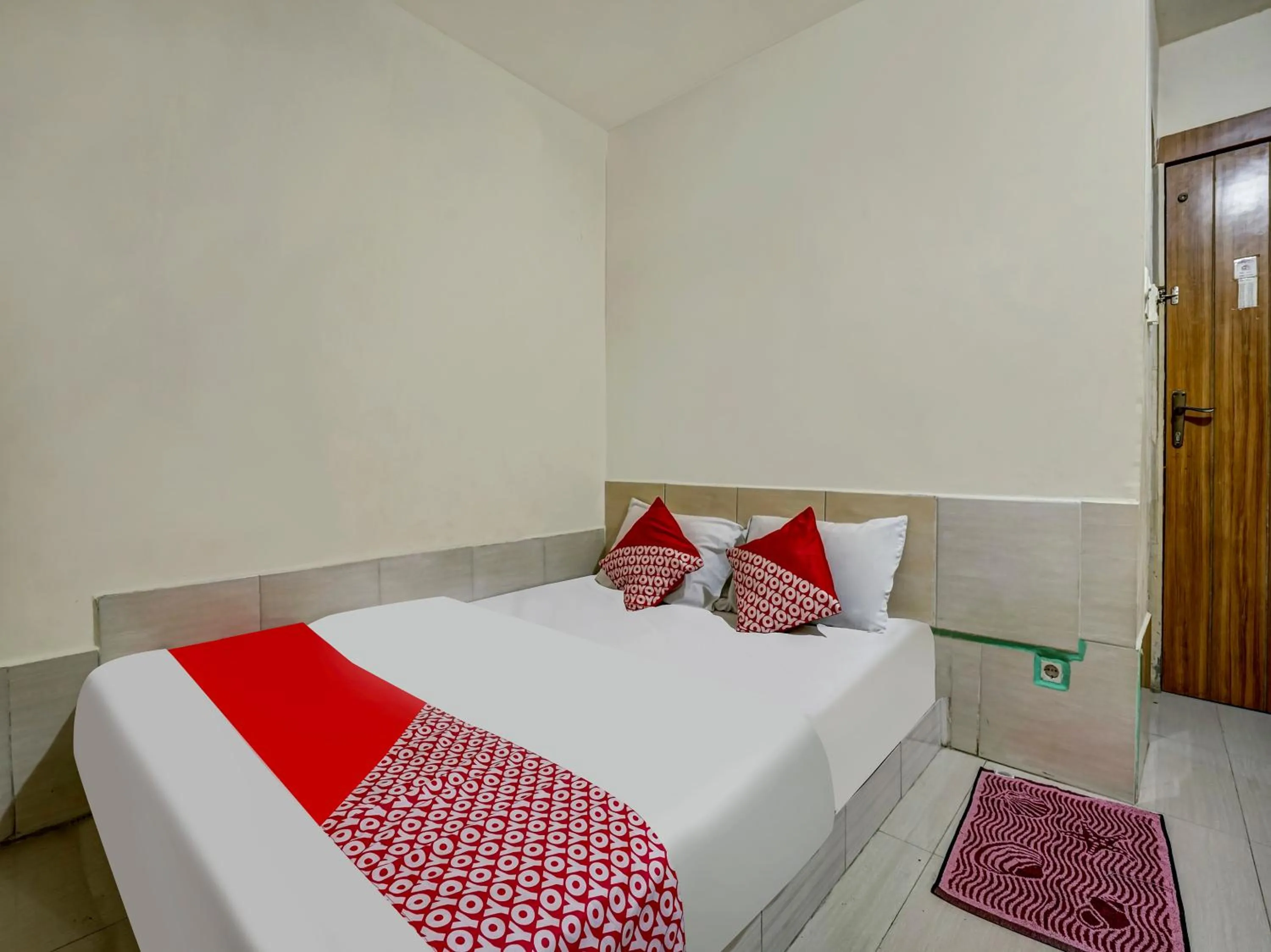 Bedroom, Bed in OYO 90158 Hotel Lendosis Perintis Kemerdekaan