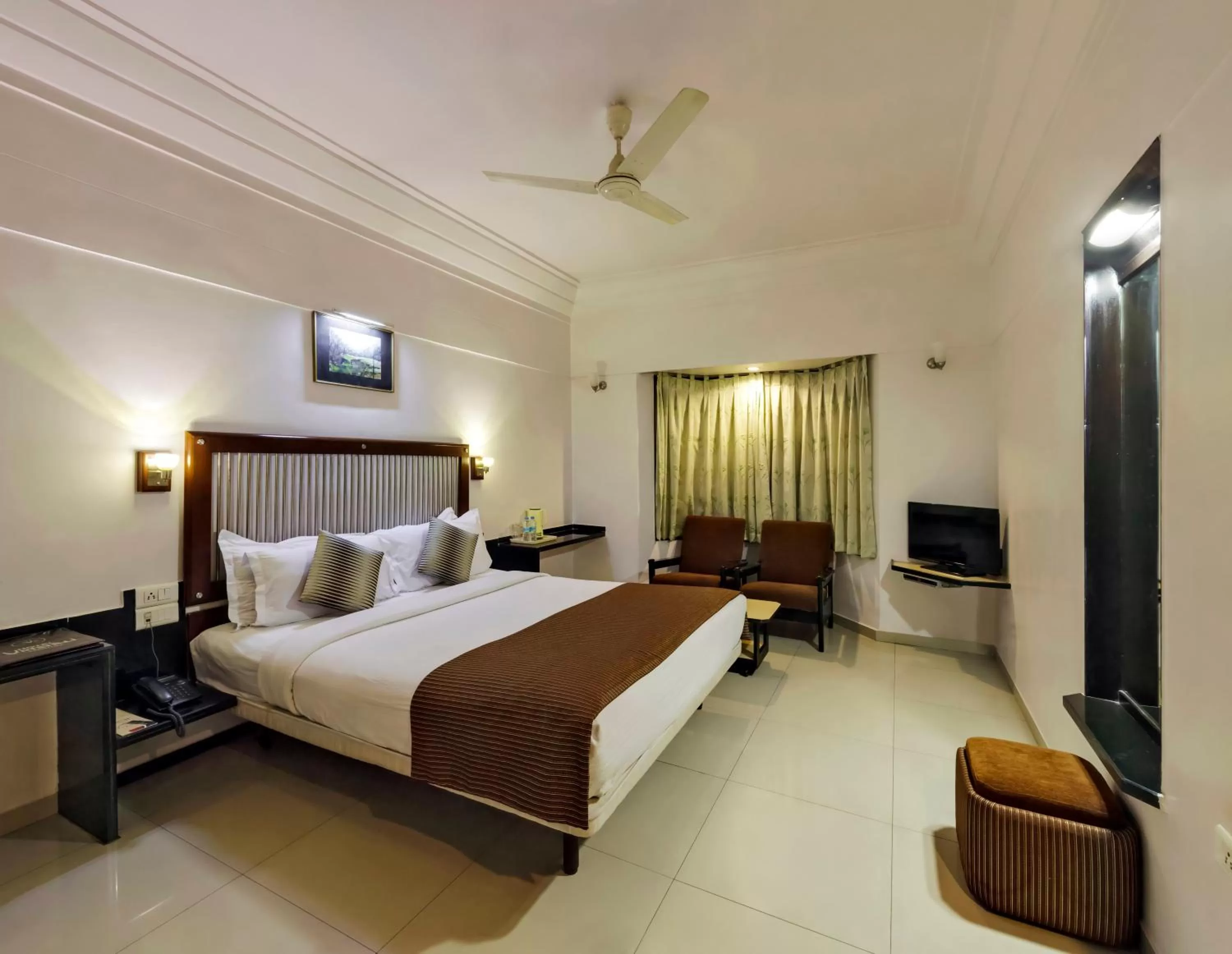 Bedroom, Bed in Hotel Vrishali Executive