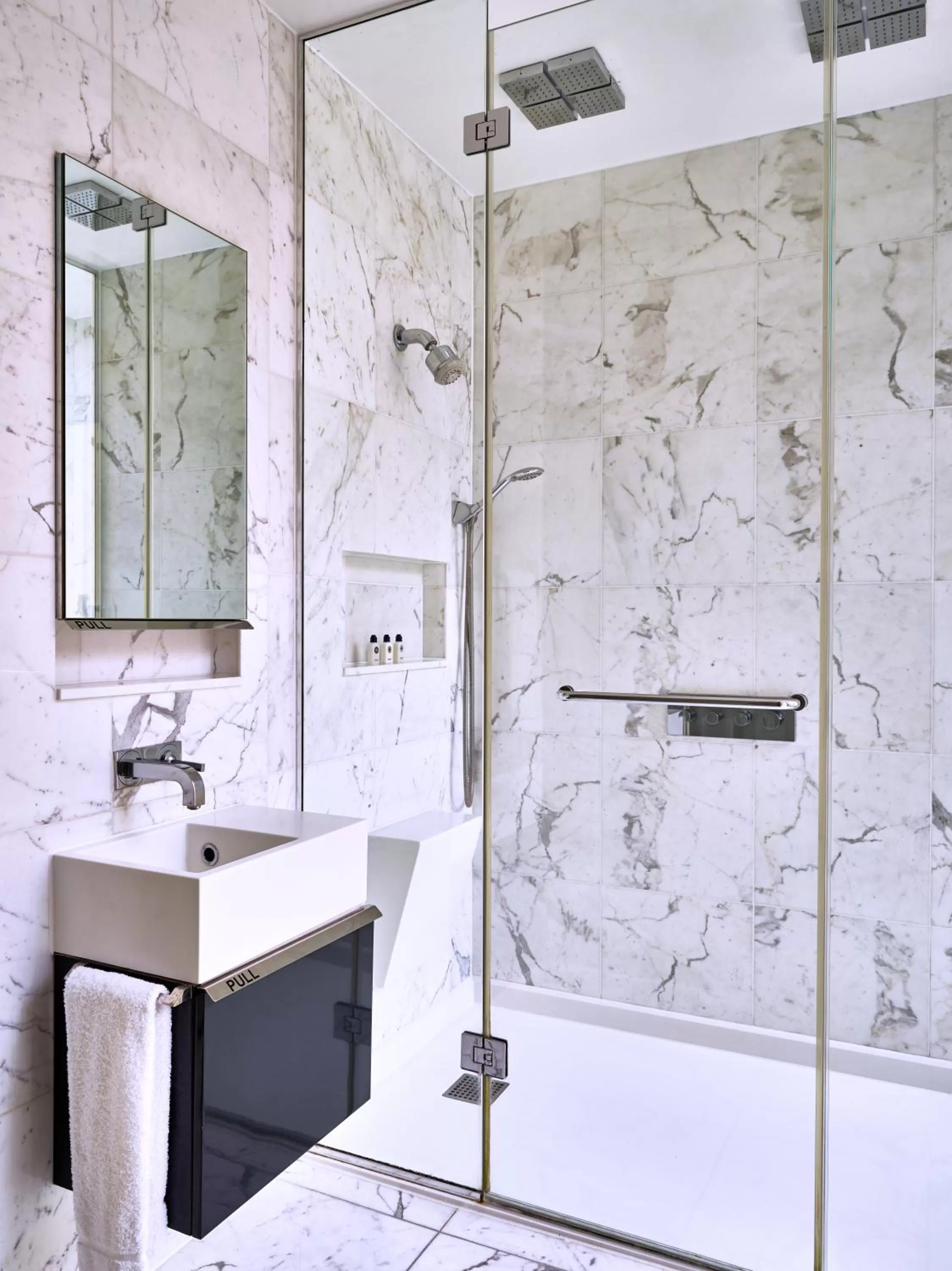 Bathroom in Eccleston Square Hotel