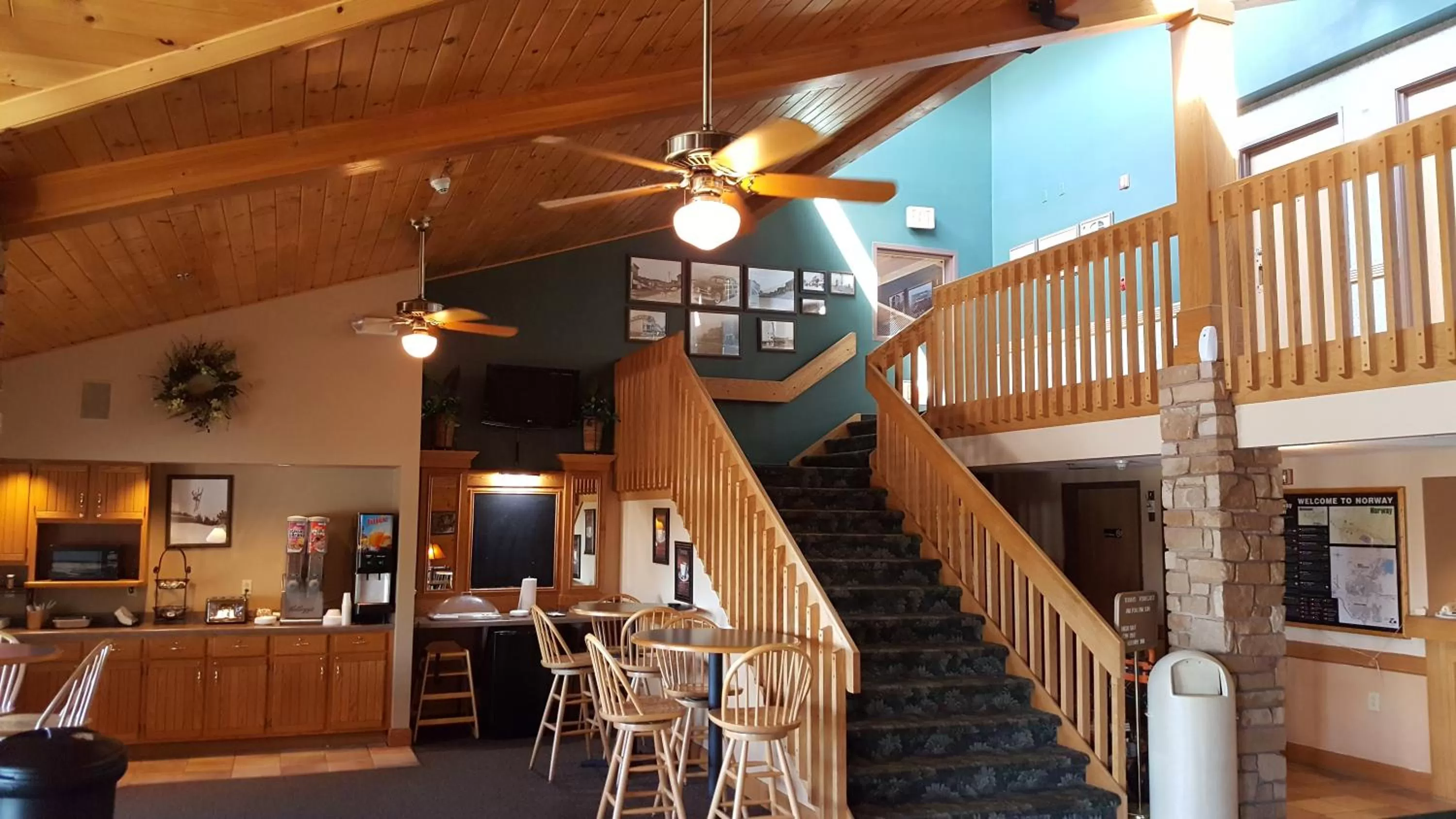 Restaurant/places to eat in Motel 6 Norway MI