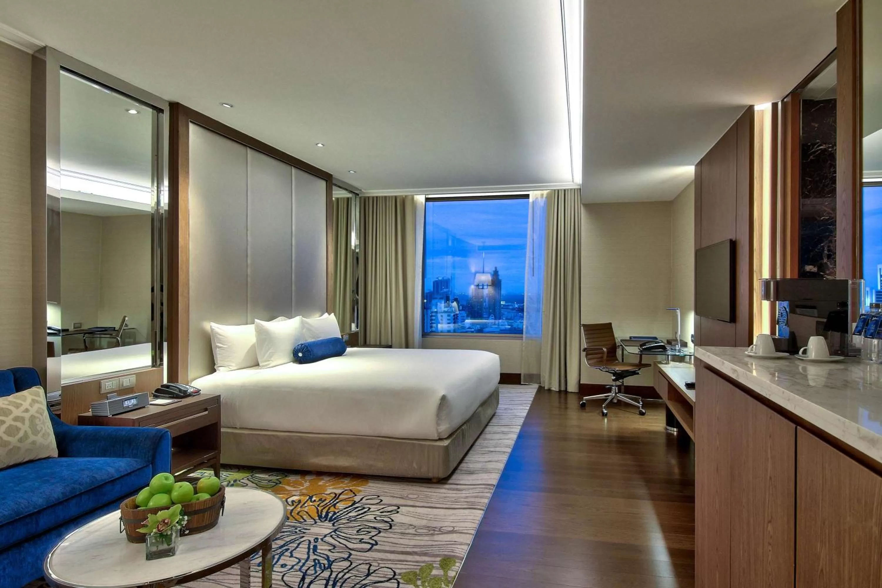 Junior Suite in Radisson Blu Plaza Bangkok