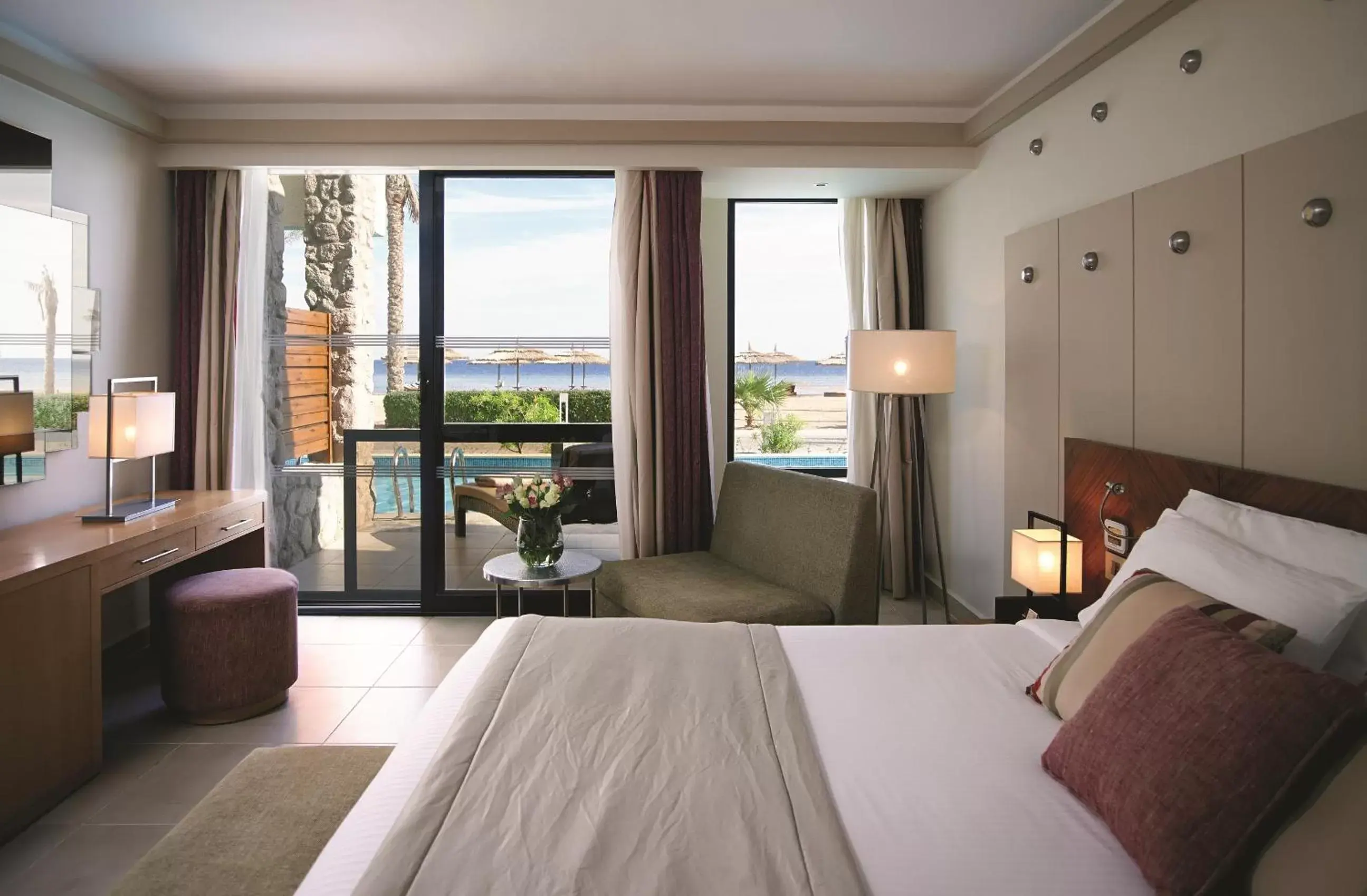 Swim-Up Room - single occupancy in Coral Sea Imperial "Coral Sea Sensatori" Swim-Up Room - single occupancy in Coral Sea Imperial "Coral Sea Sensatori"