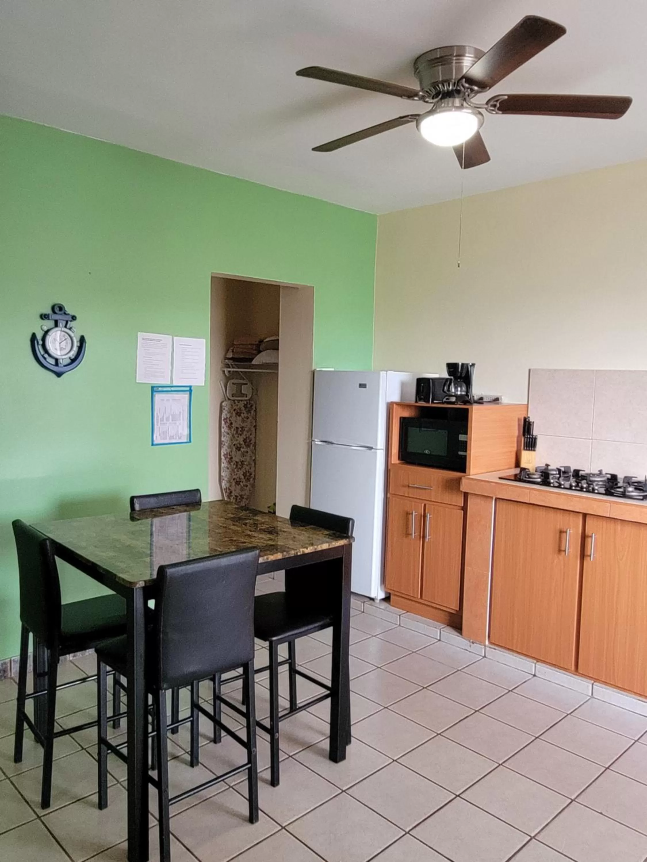 minibar, Kitchen/Kitchenette in Aguada of the Seas