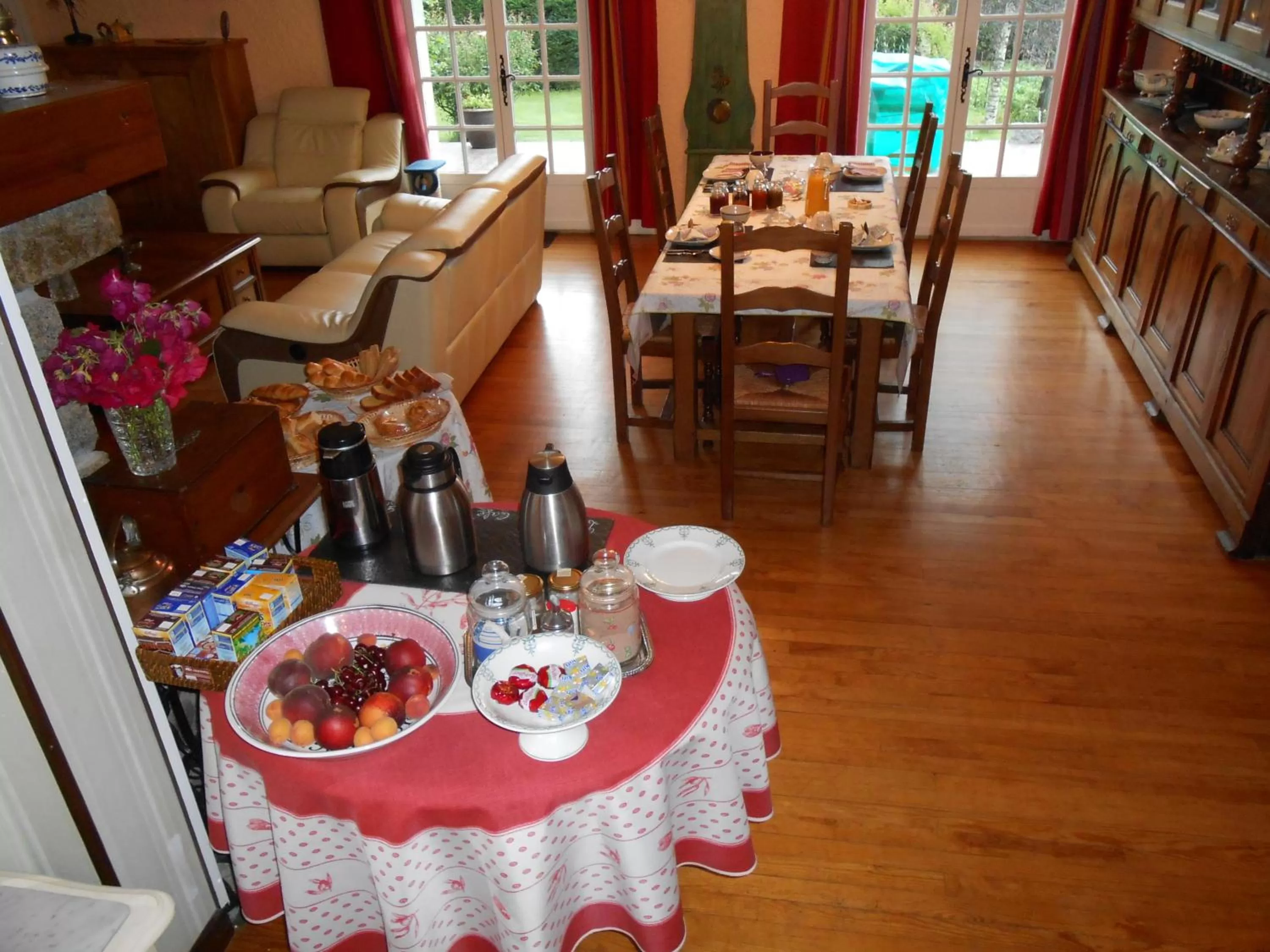 Restaurant/places to eat in Chambres d'hôtes Al Camp d'Espalougues