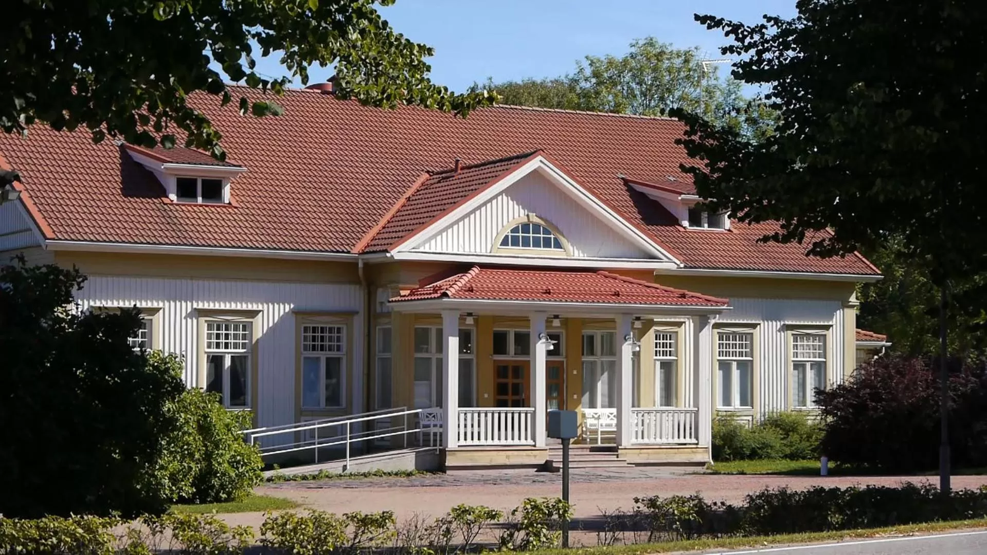 Restaurant/places to eat in Ahlströmin Ruukki Noormarkku