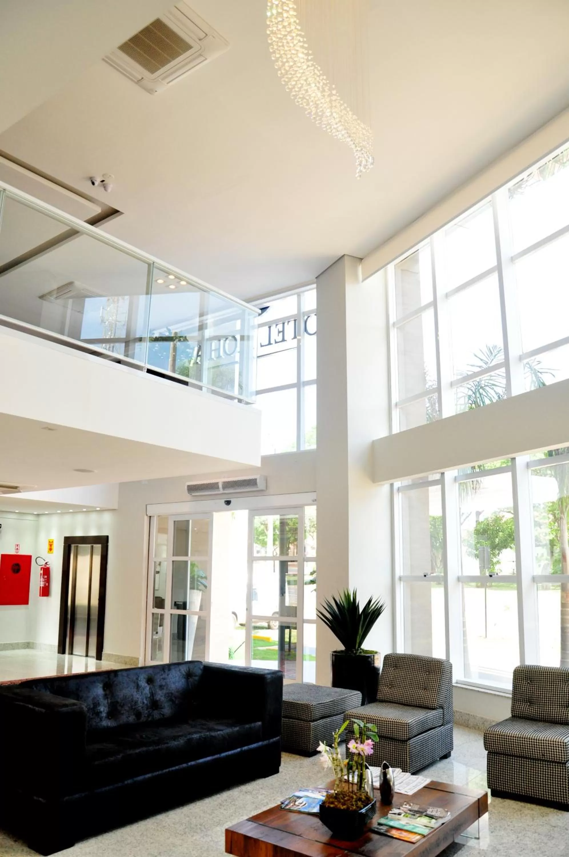 Communal lounge/ TV room, Lobby/Reception in Hotel Mohave