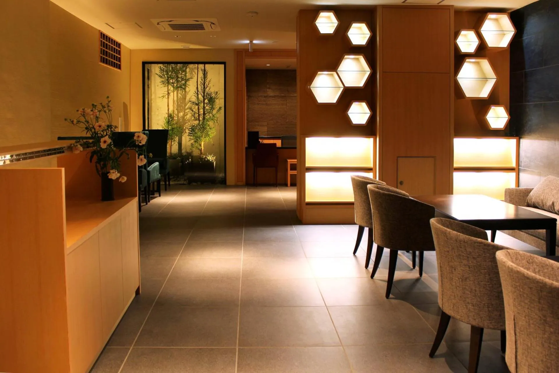 Seating area in Kyoto Shinmachi Rokkaku Hotel grandereverie