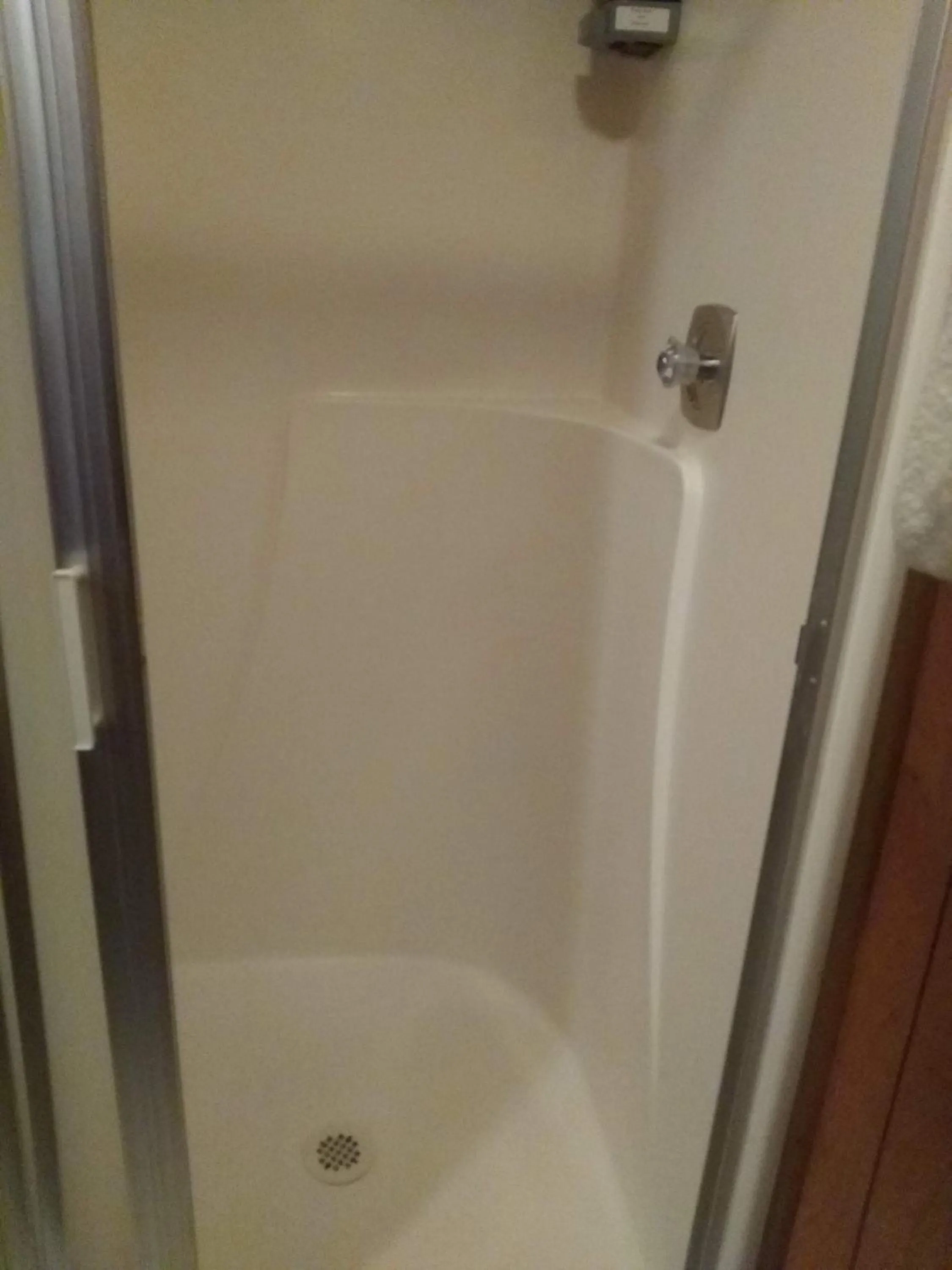 Shower in The Orca Inn