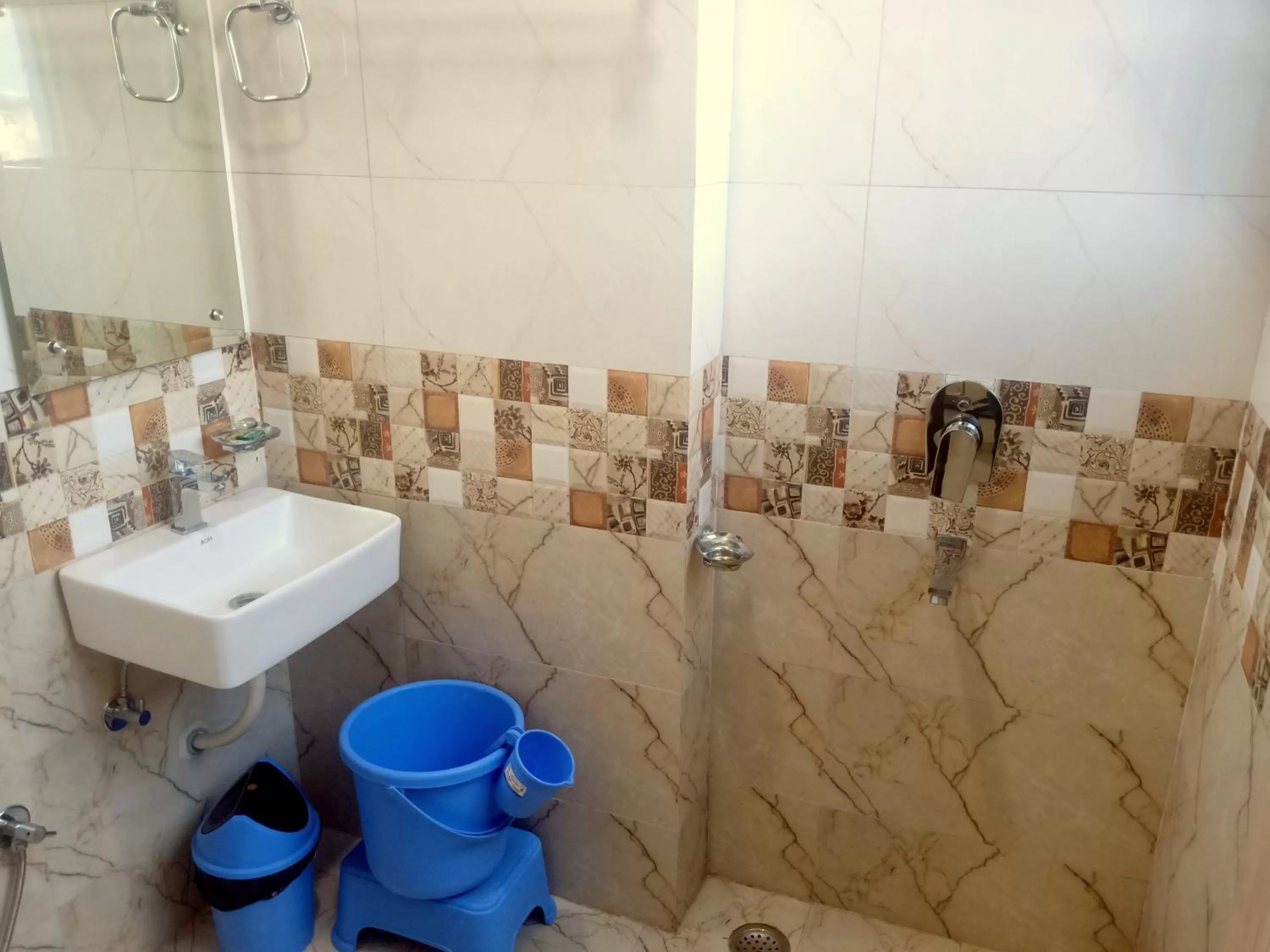 Bathroom in Hotel Shri Gourav