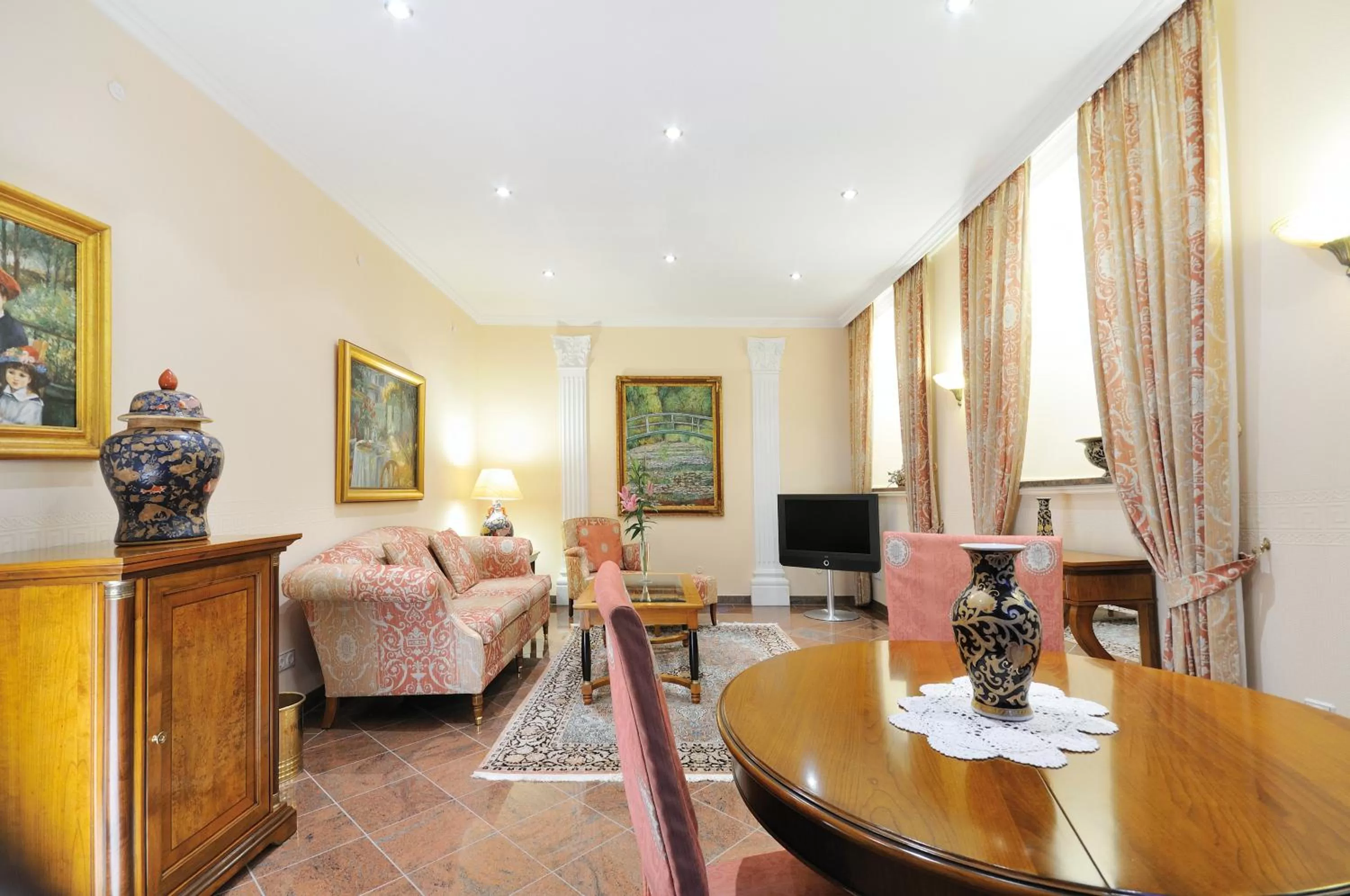Photo of the whole room, Seating Area in Hotel Residenz am Rosengarten