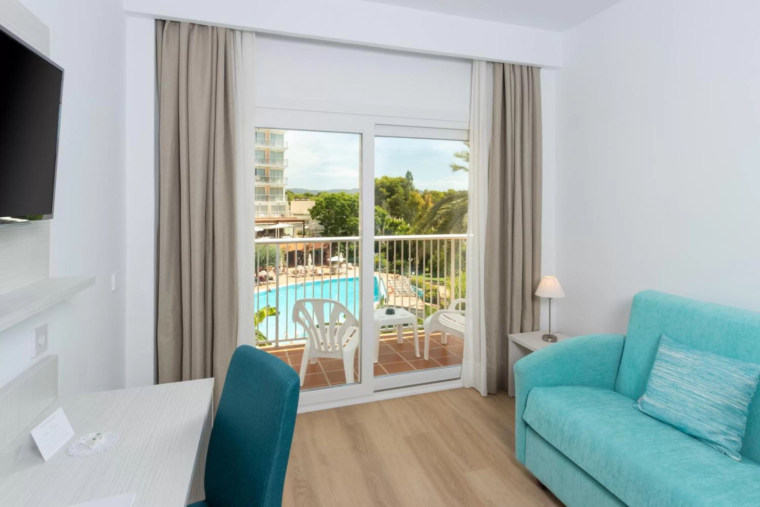Pool view, Seating Area in Valentin Park Club
