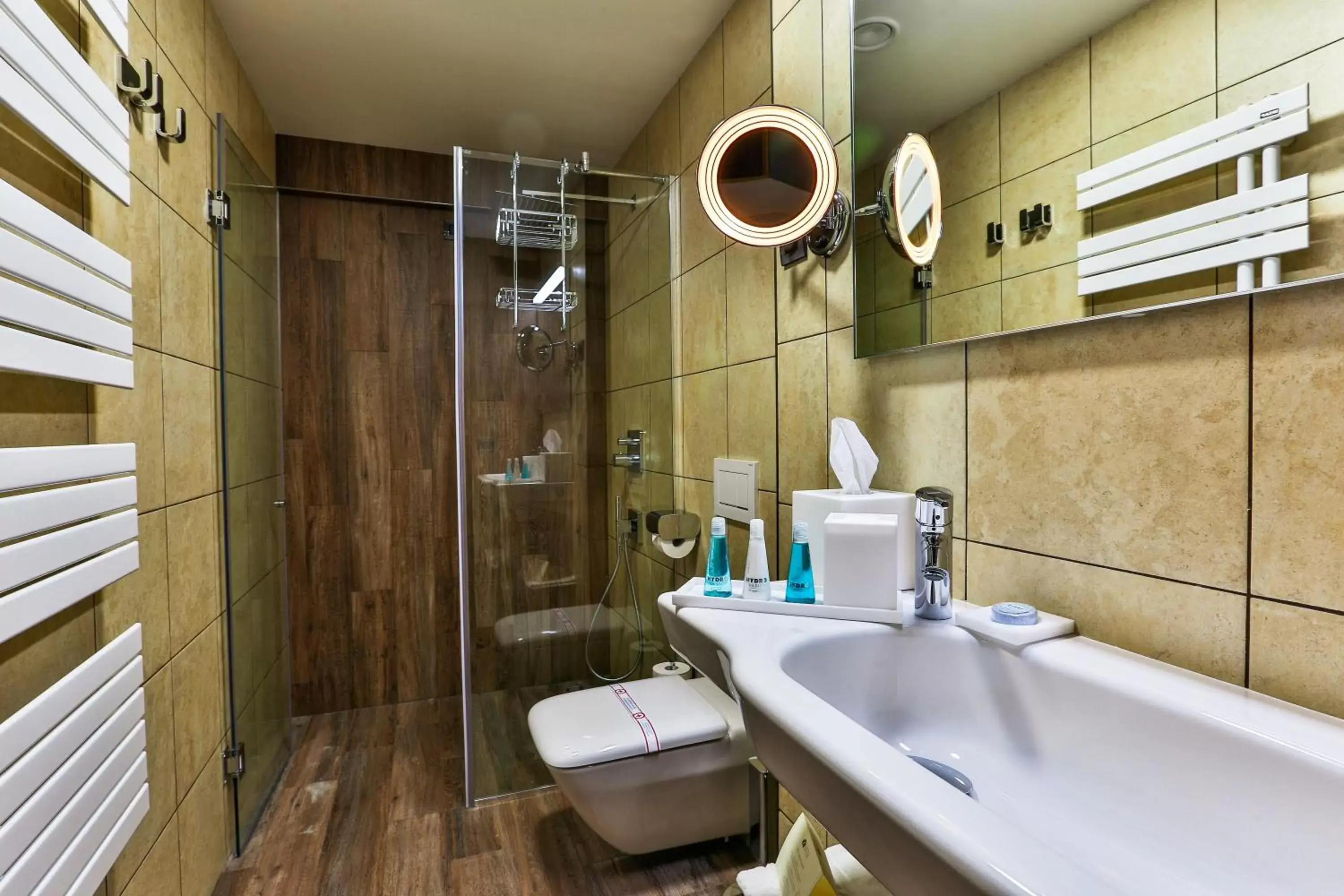 Economy Room in Hotel Zeta Economy Room in Hotel Zeta