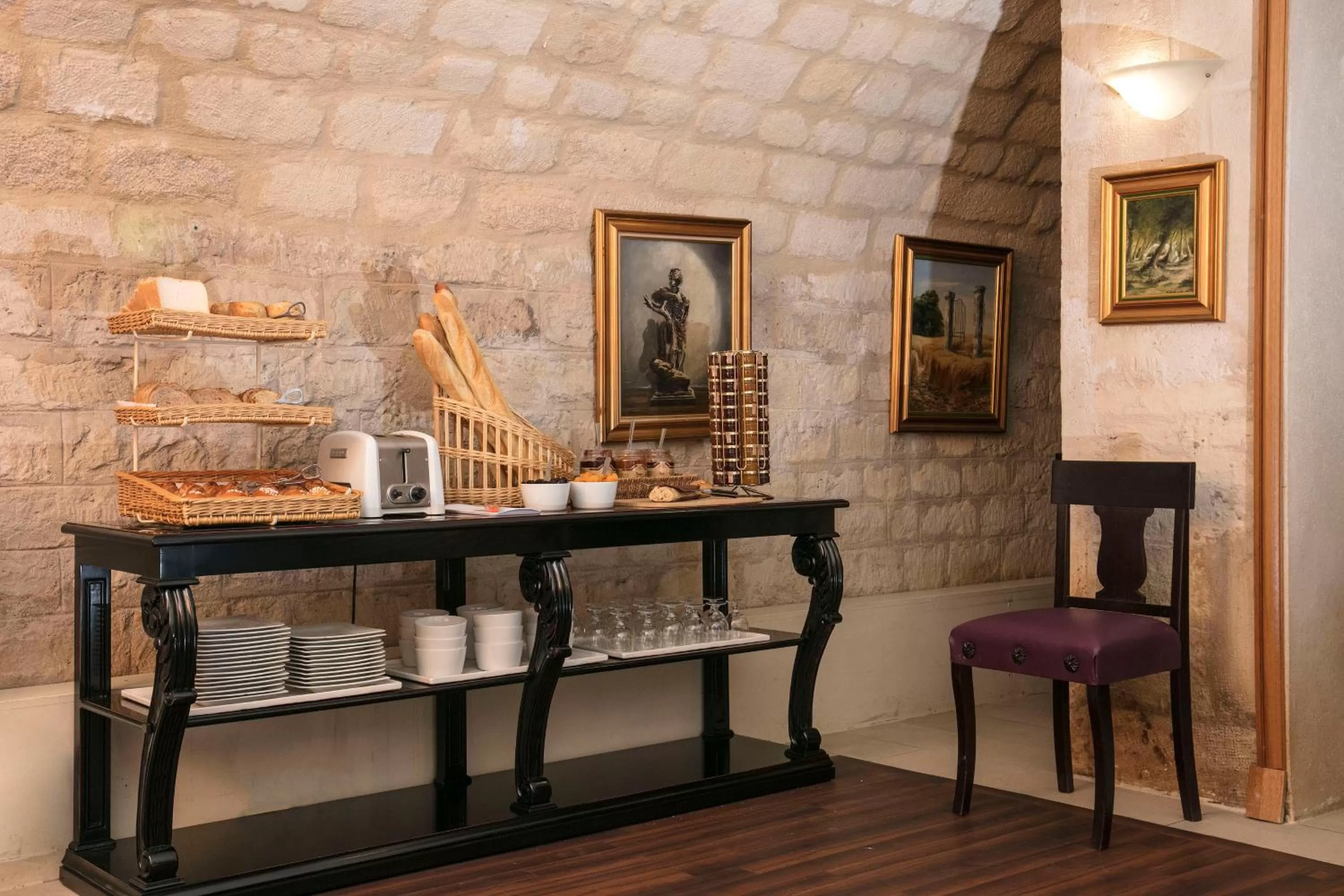 Buffet breakfast in Hôtel Serotel Lutèce