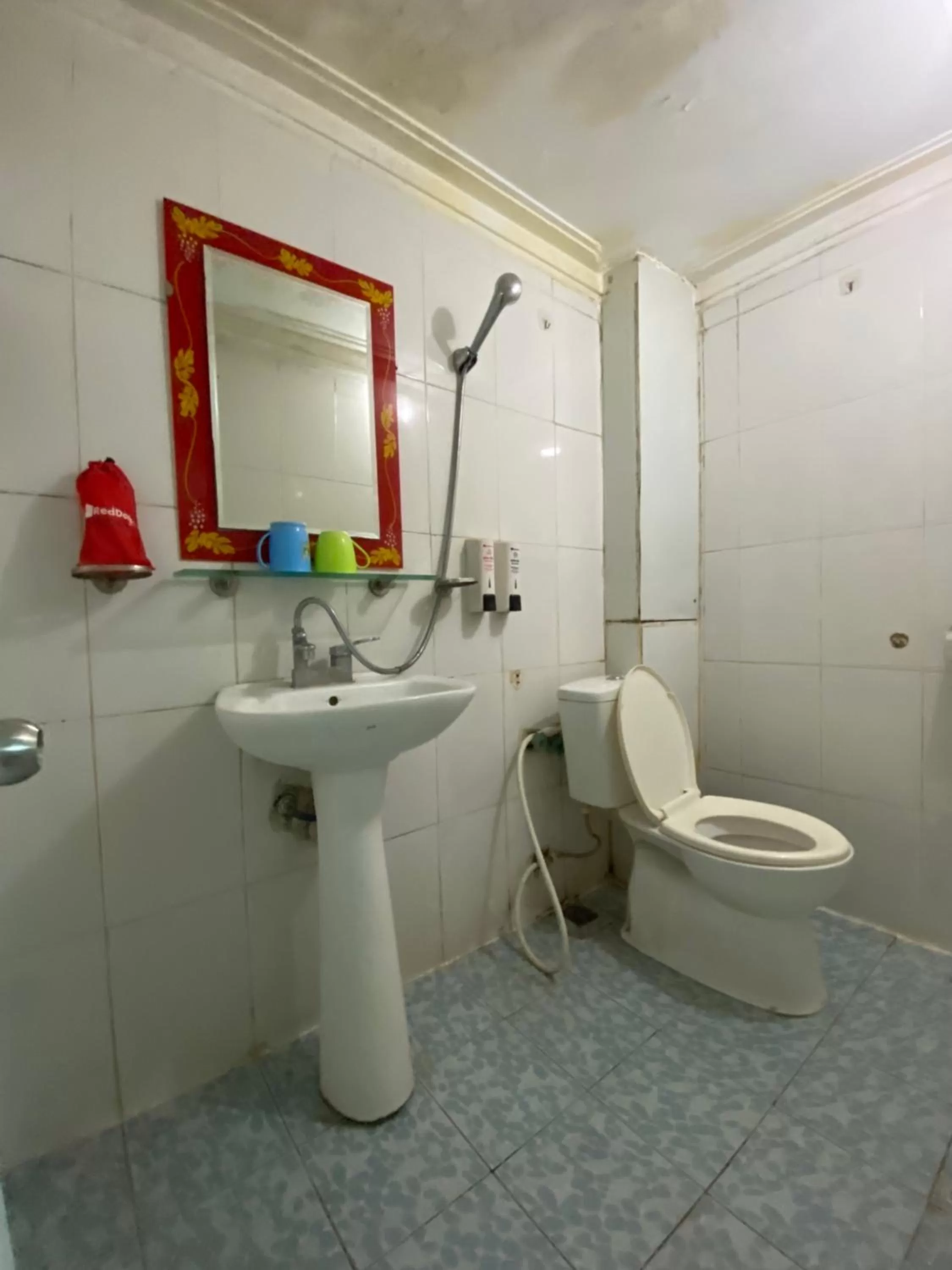 Toilet in Sophie hotel