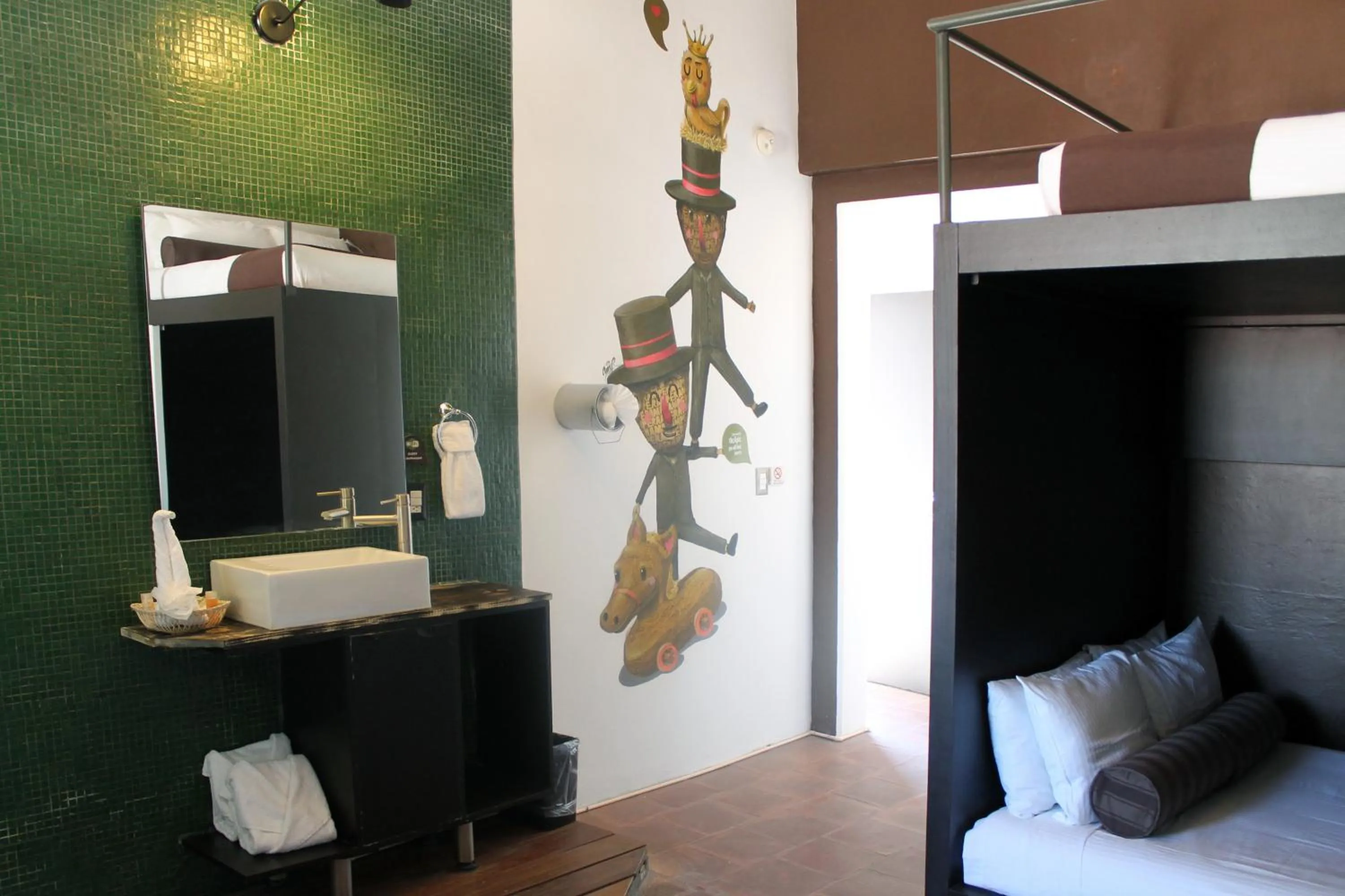 Decorative detail, Bed in Kuku Ruku Hotel