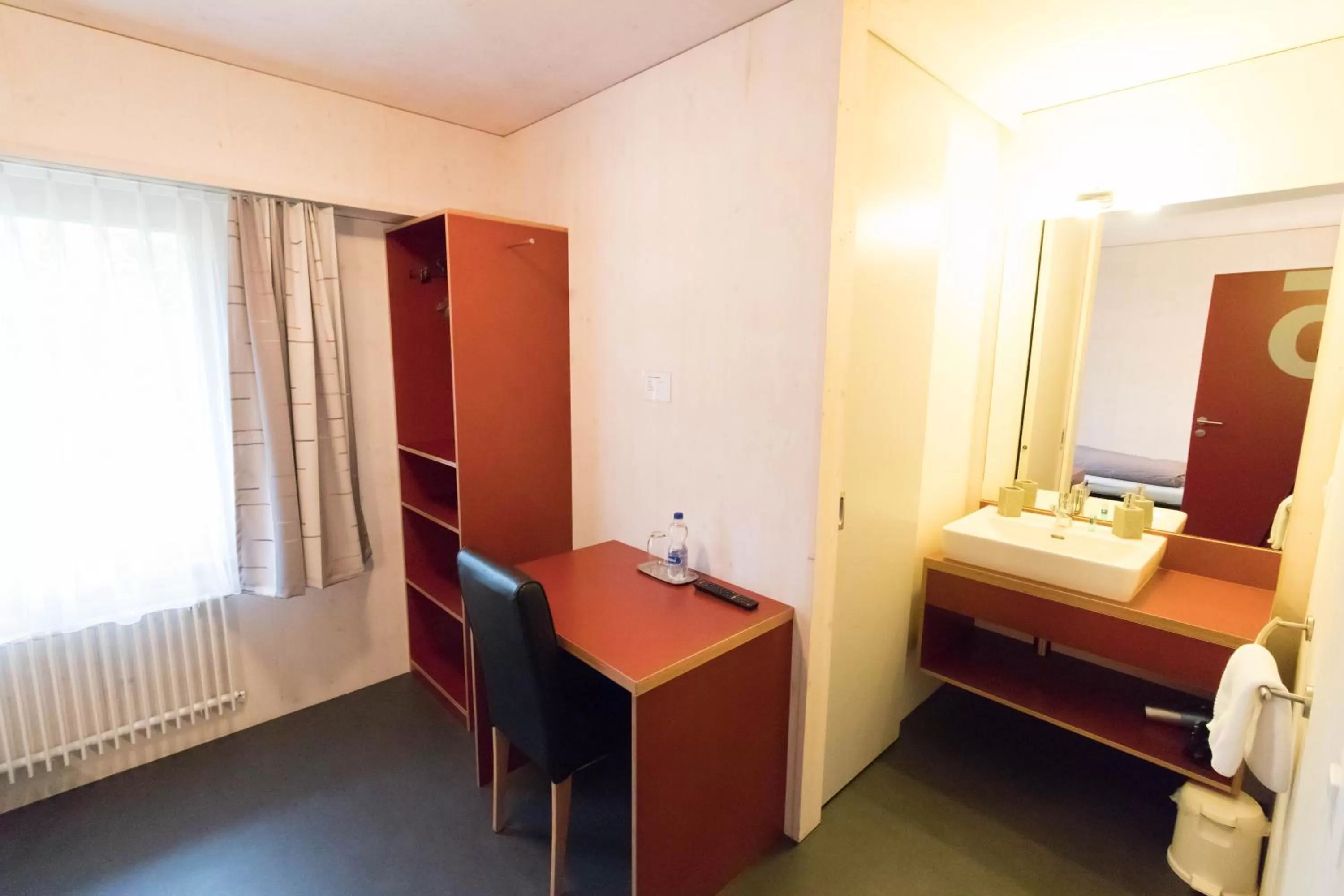 TV/Entertainment Center in Gasthaus Ochsen